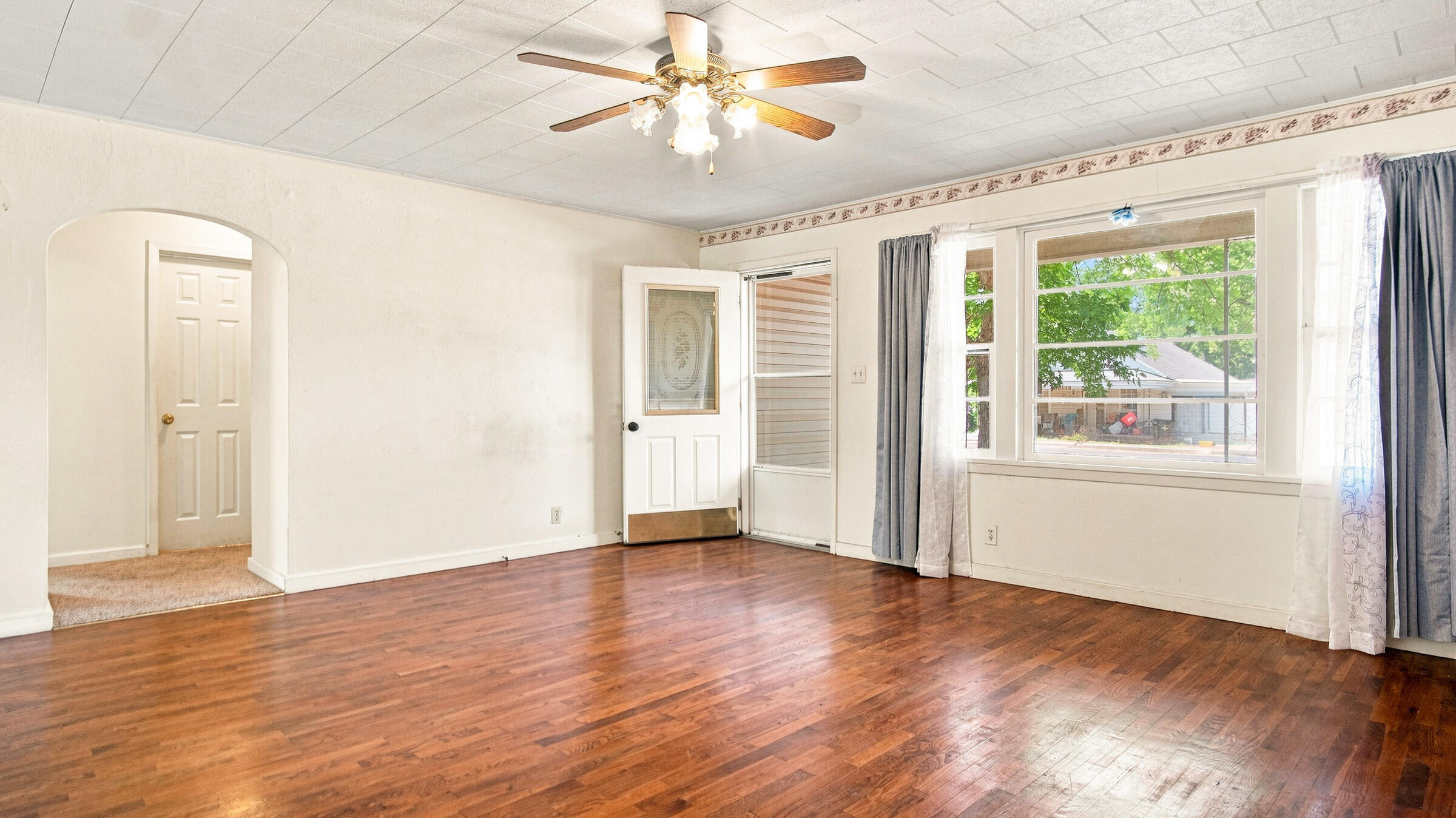 836 Missouri Avenue Property Photo 6