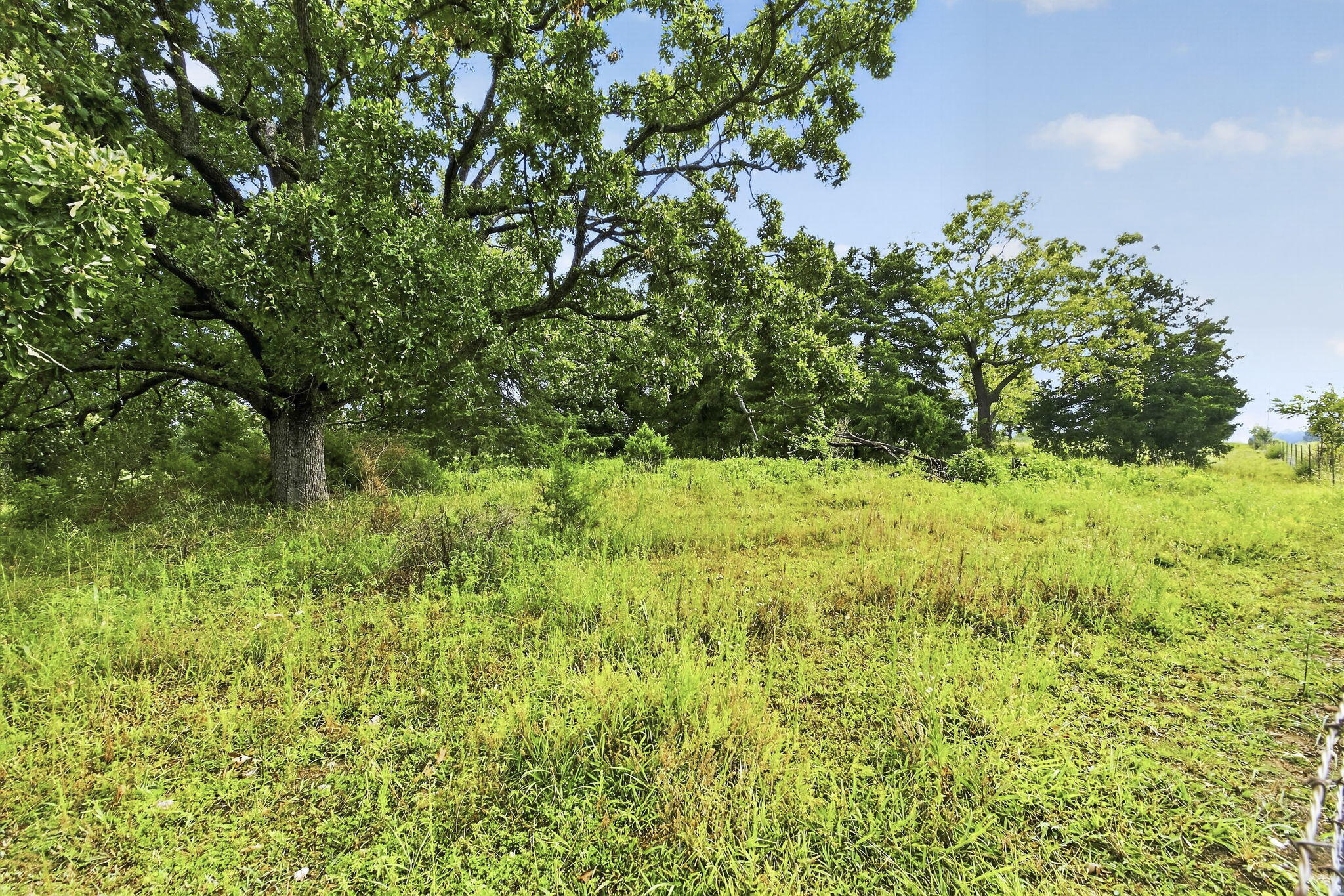 000 East State Highway 215 Property Photo 2