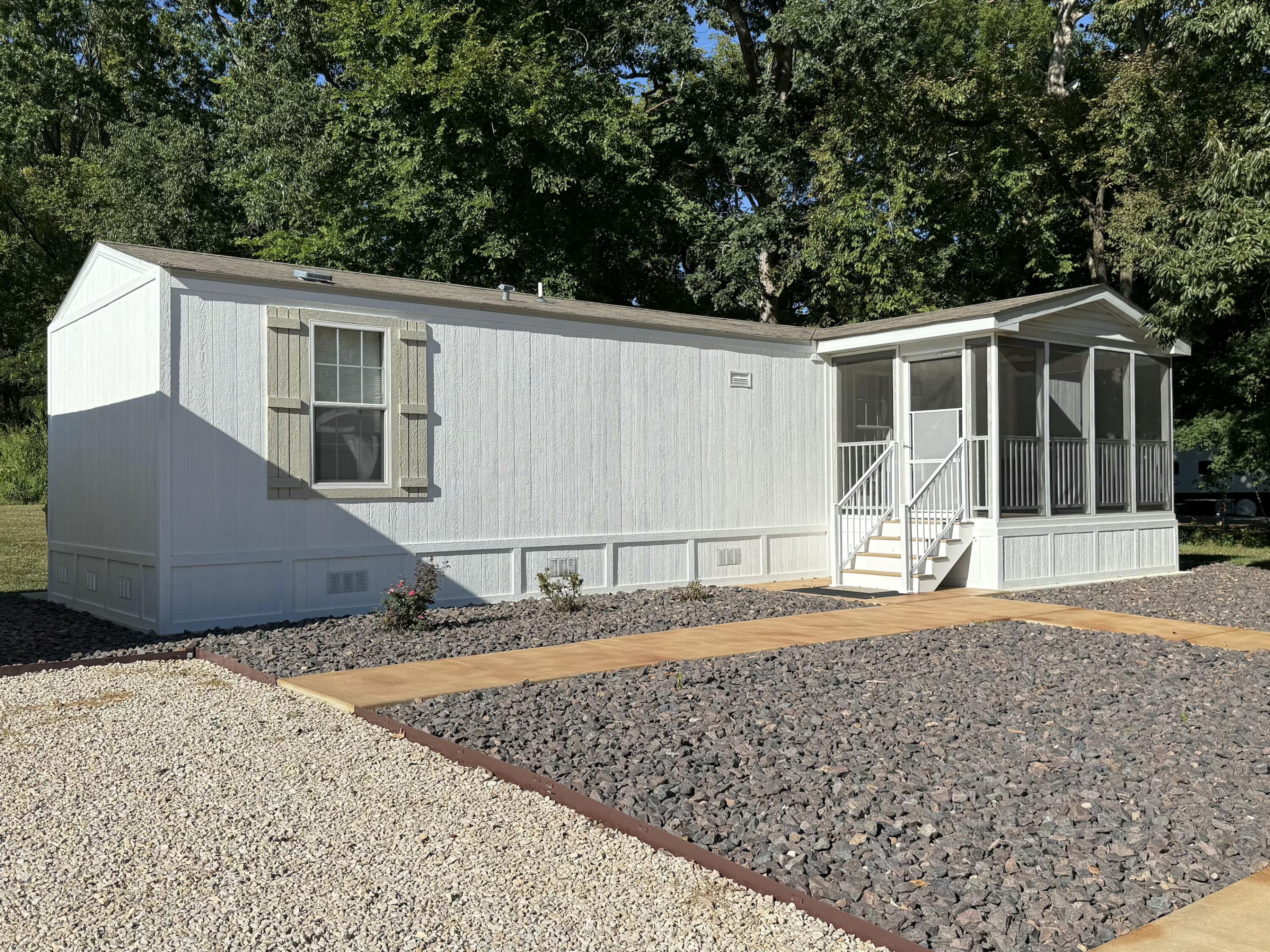 16247 Tom Akers Road Property Photo 2