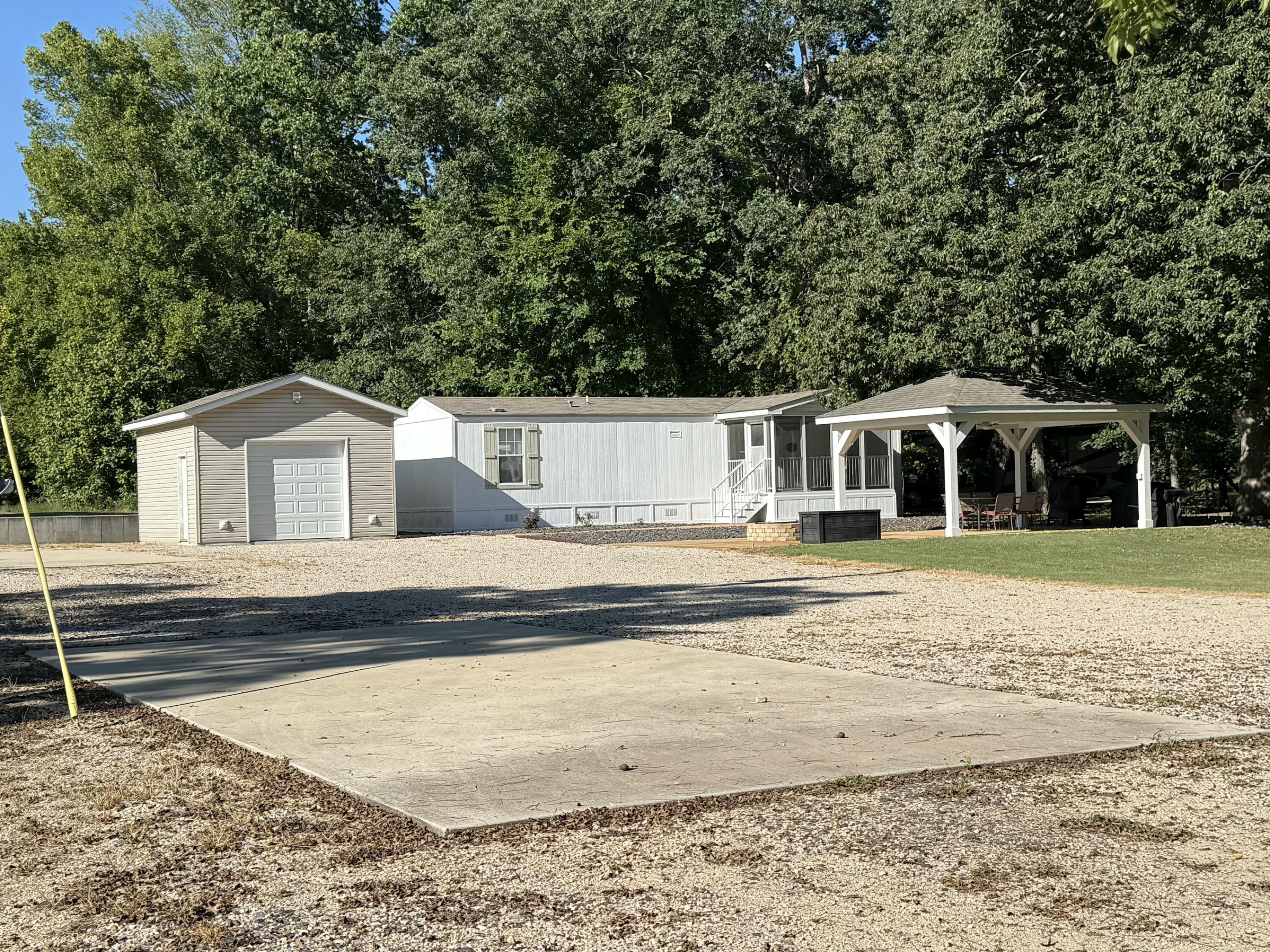 16247 Tom Akers Road Property Photo 8