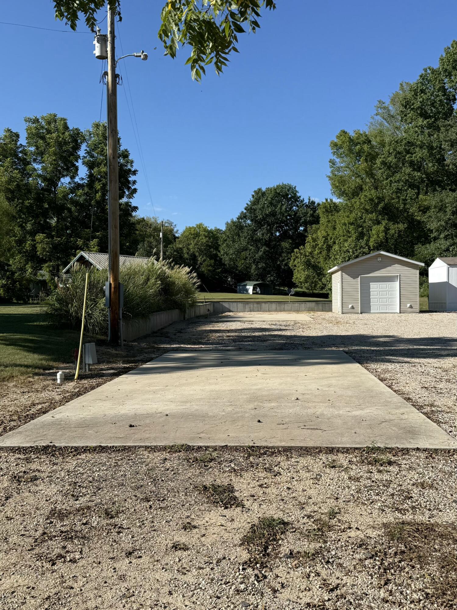 16247 Tom Akers Road Property Photo 9
