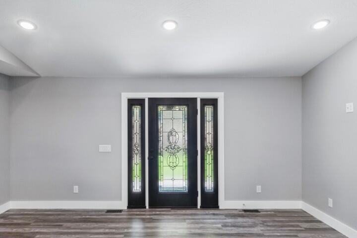 903 Oak Grove Lane Property Photo 6