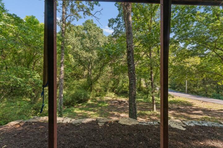 903 Oak Grove Lane Property Photo 7