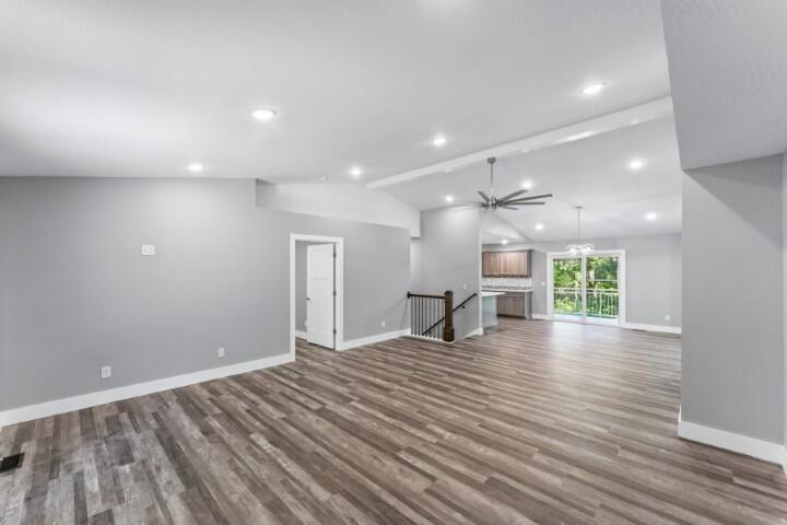 903 Oak Grove Lane Property Photo 9