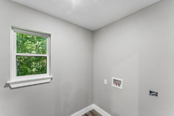 903 Oak Grove Lane Property Photo 14