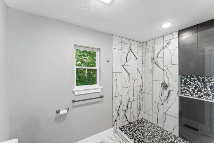 903 Oak Grove Lane Property Photo 26