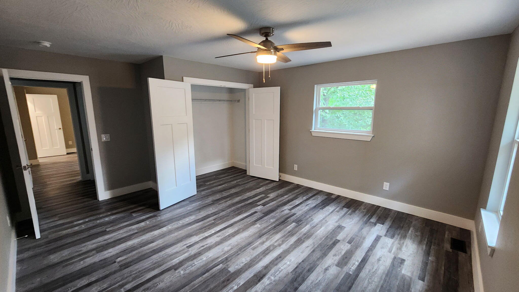 903 Oak Grove Lane Property Photo 28
