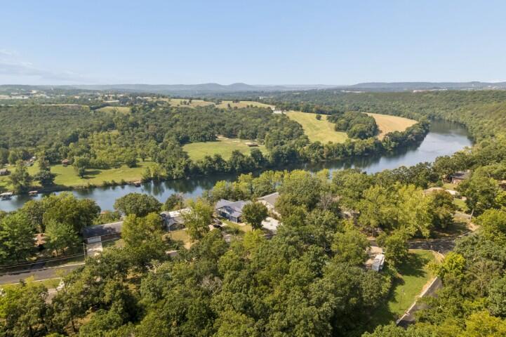 903 Oak Grove Lane Property Photo 44