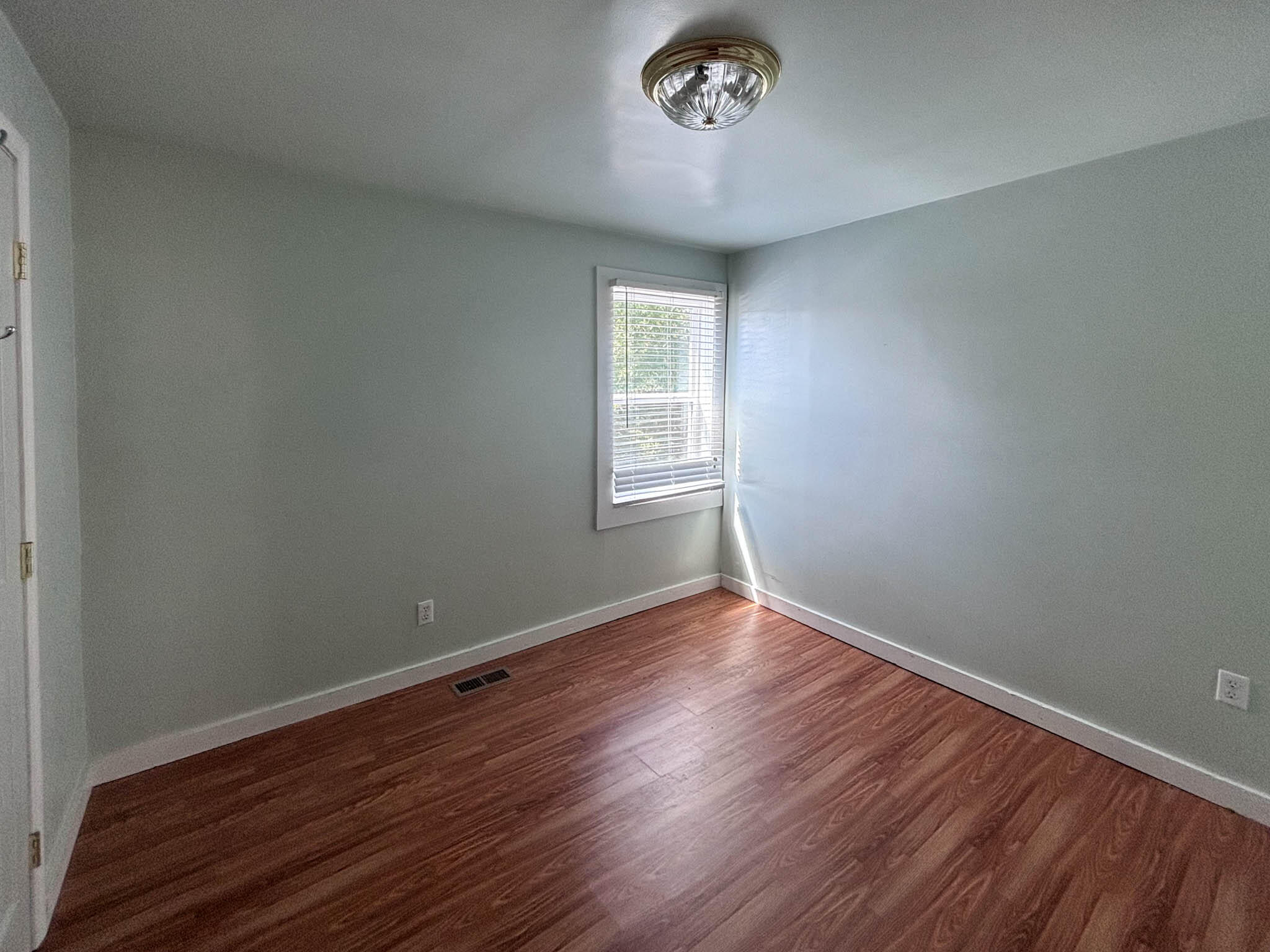 103 Baker Street Property Photo 12