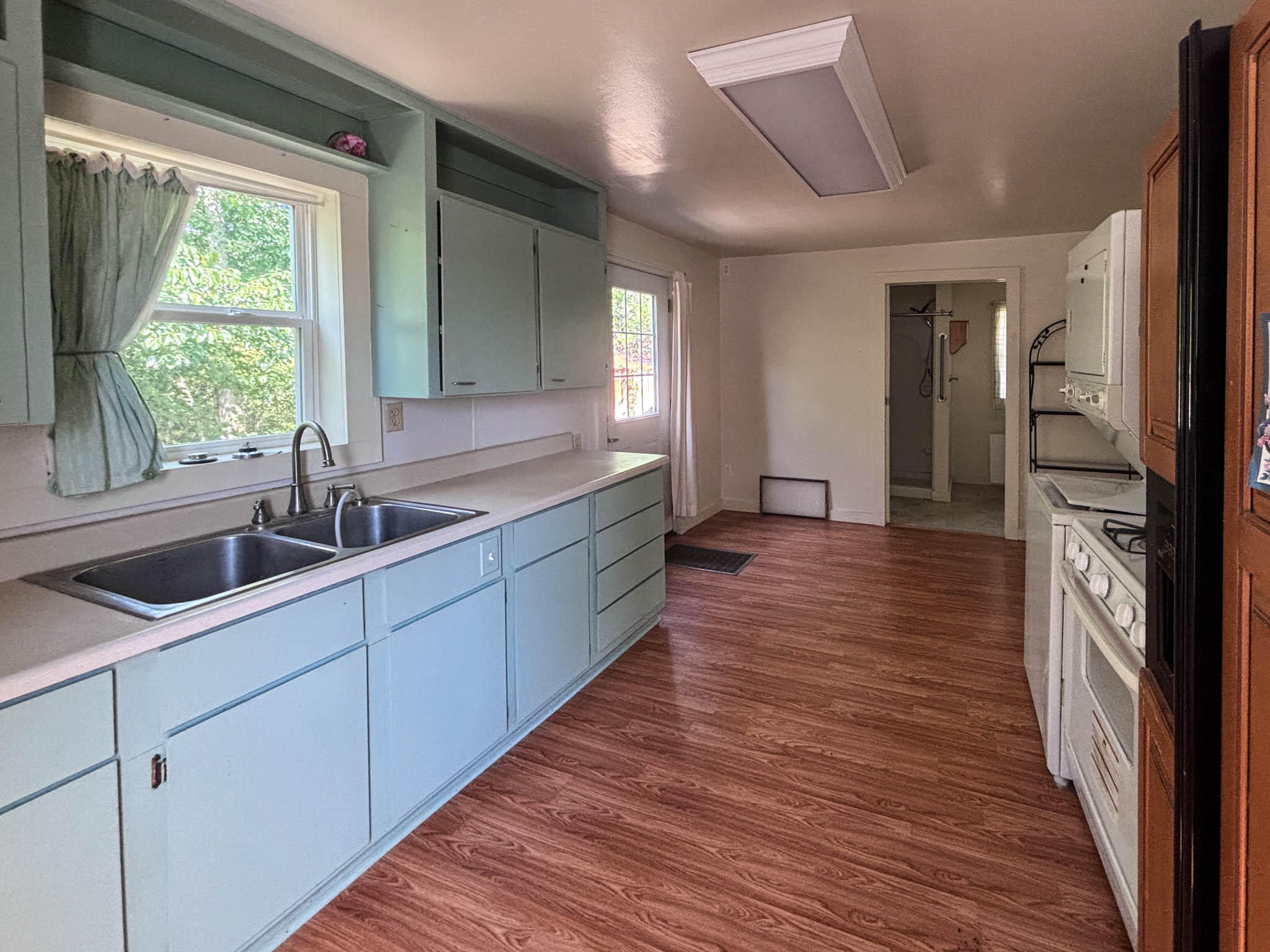 103 Baker Street Property Photo 13