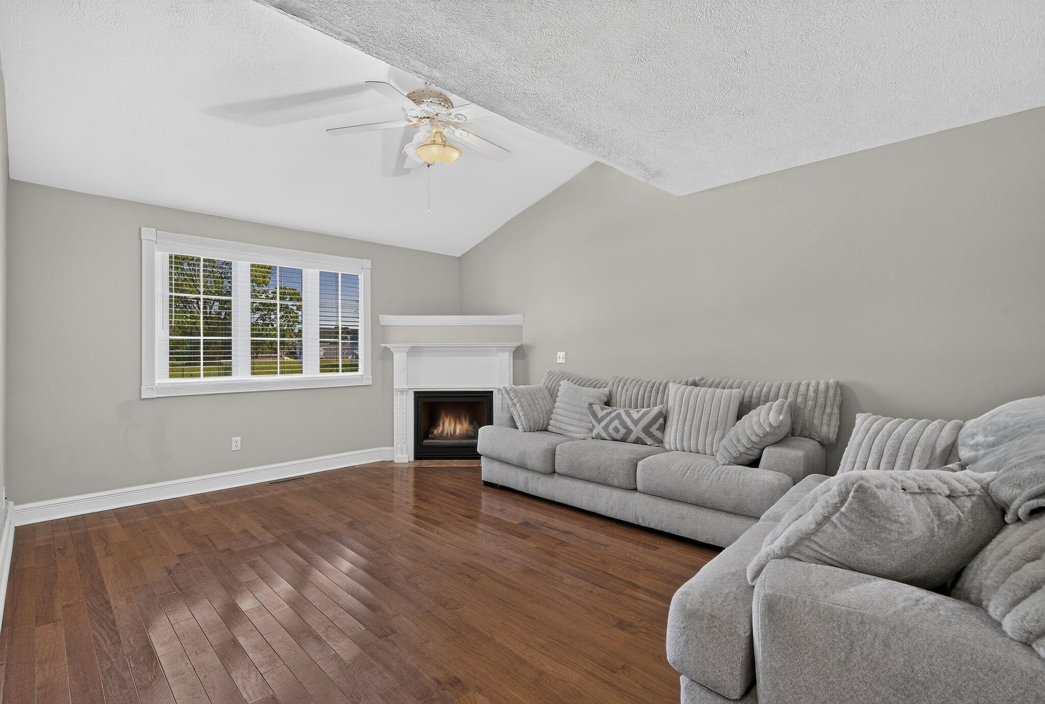 2316 West Westview Street Property Photo 6