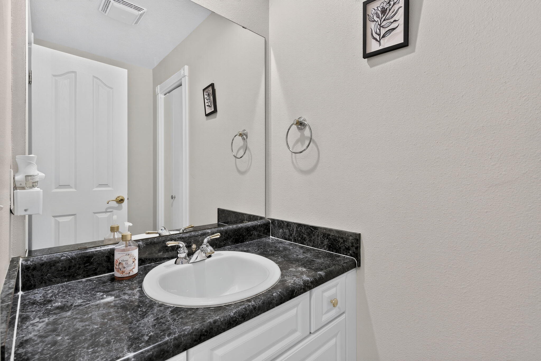 2316 West Westview Street Property Photo 15