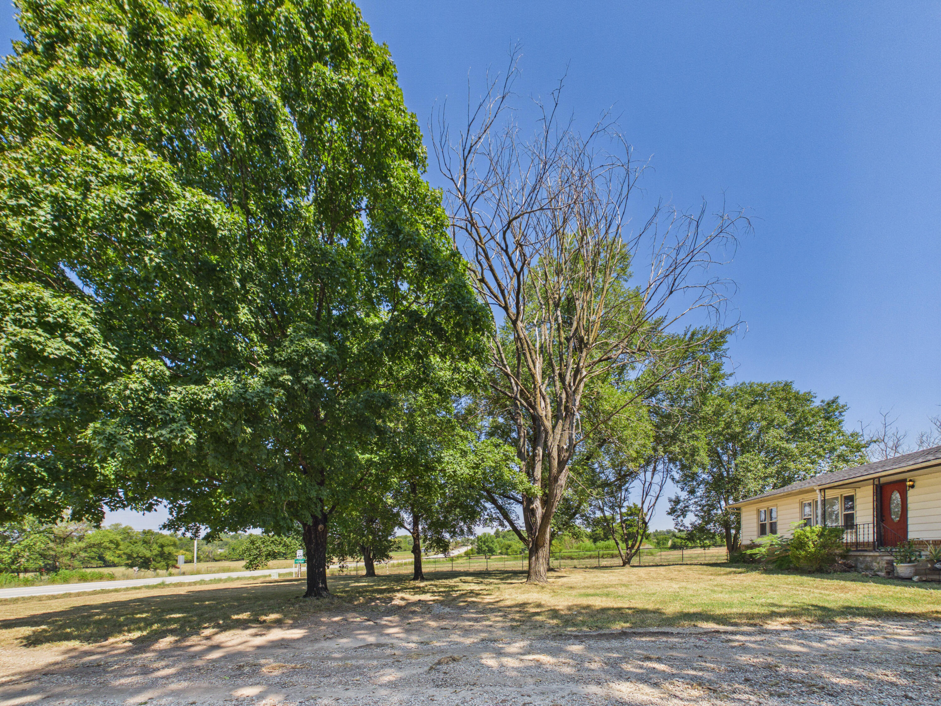 2412 Us Highway 65 Property Photo 4