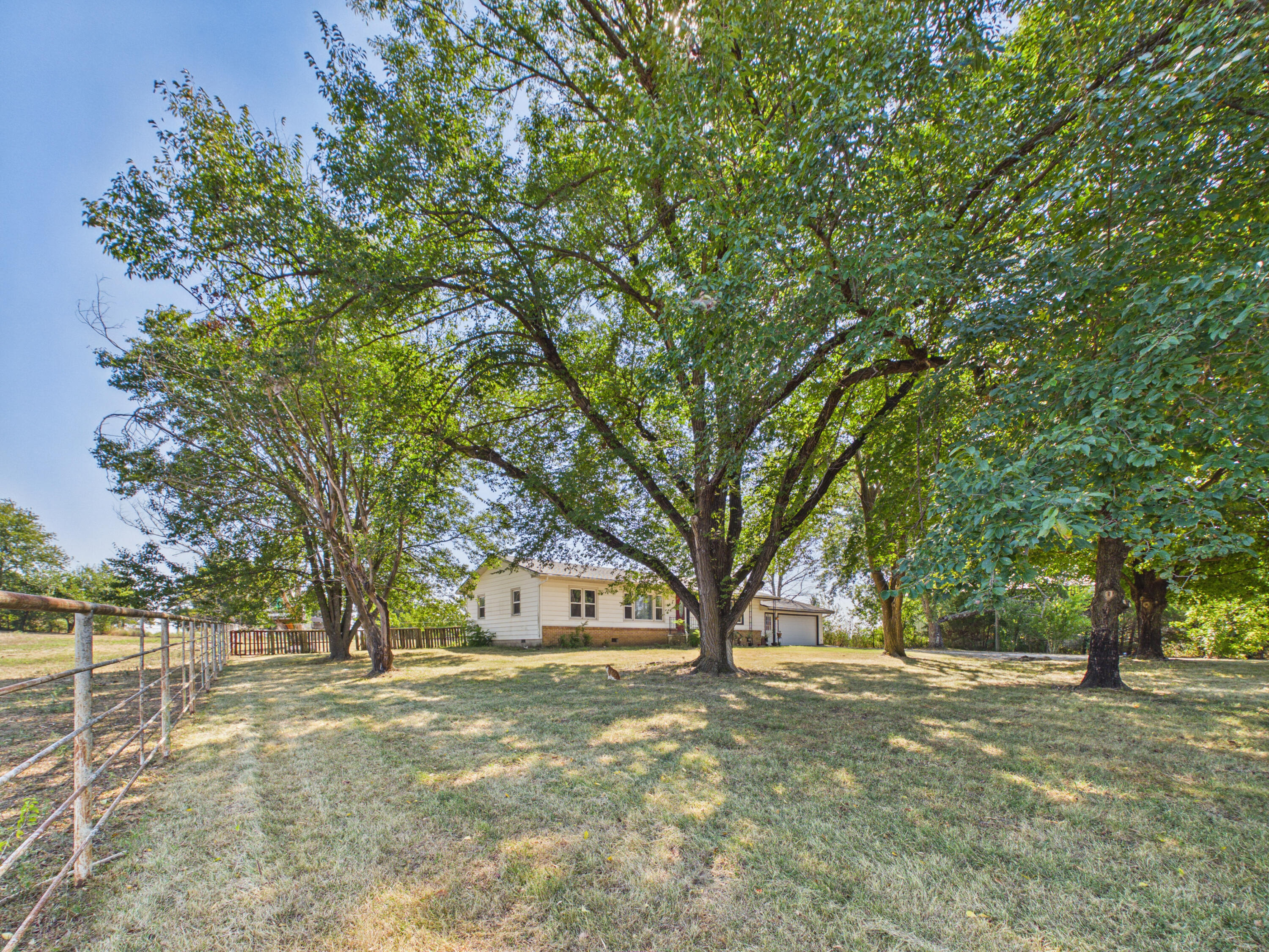2412 Us Highway 65 Property Photo 5