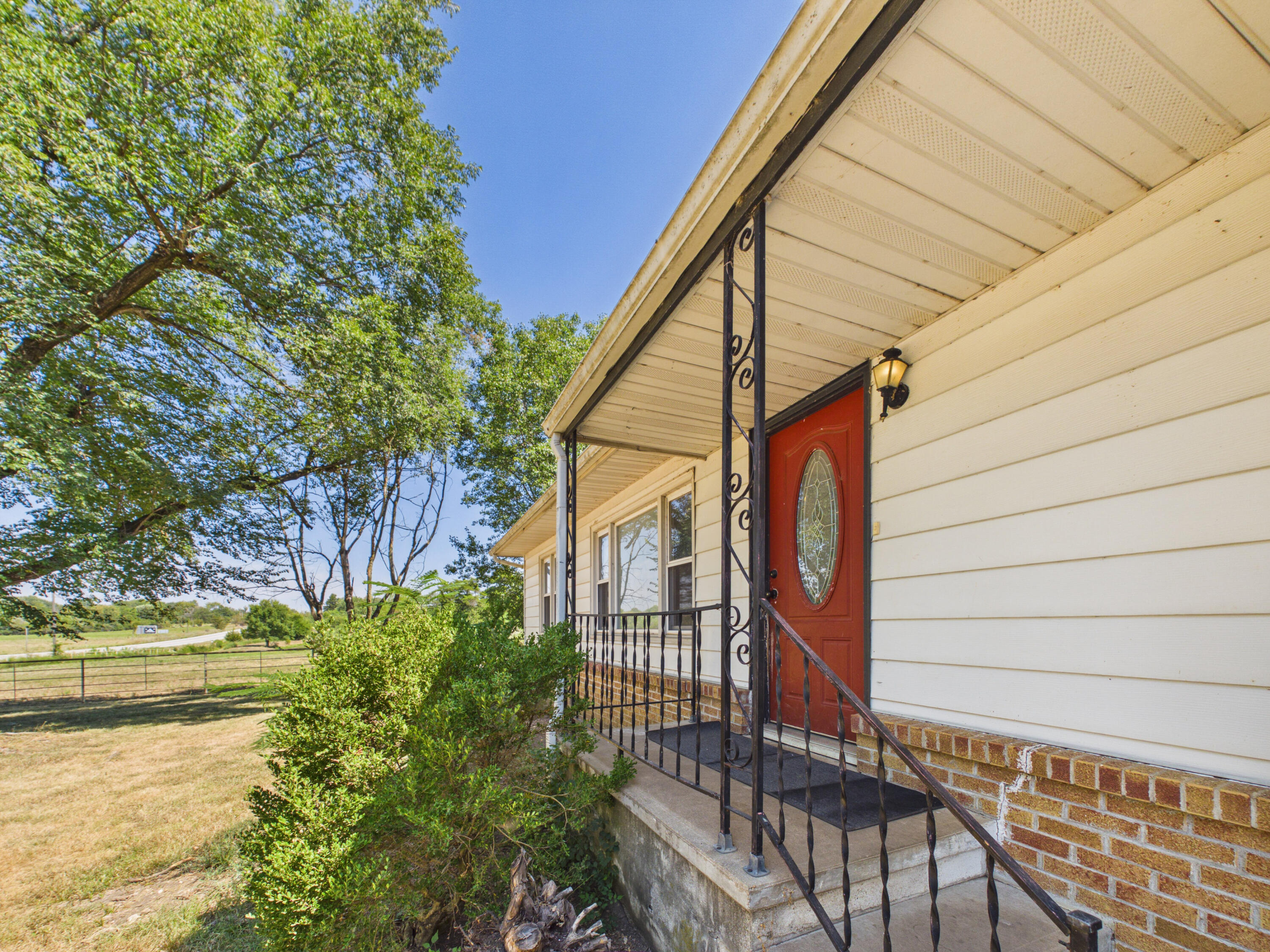 2412 Us Highway 65 Property Photo 7