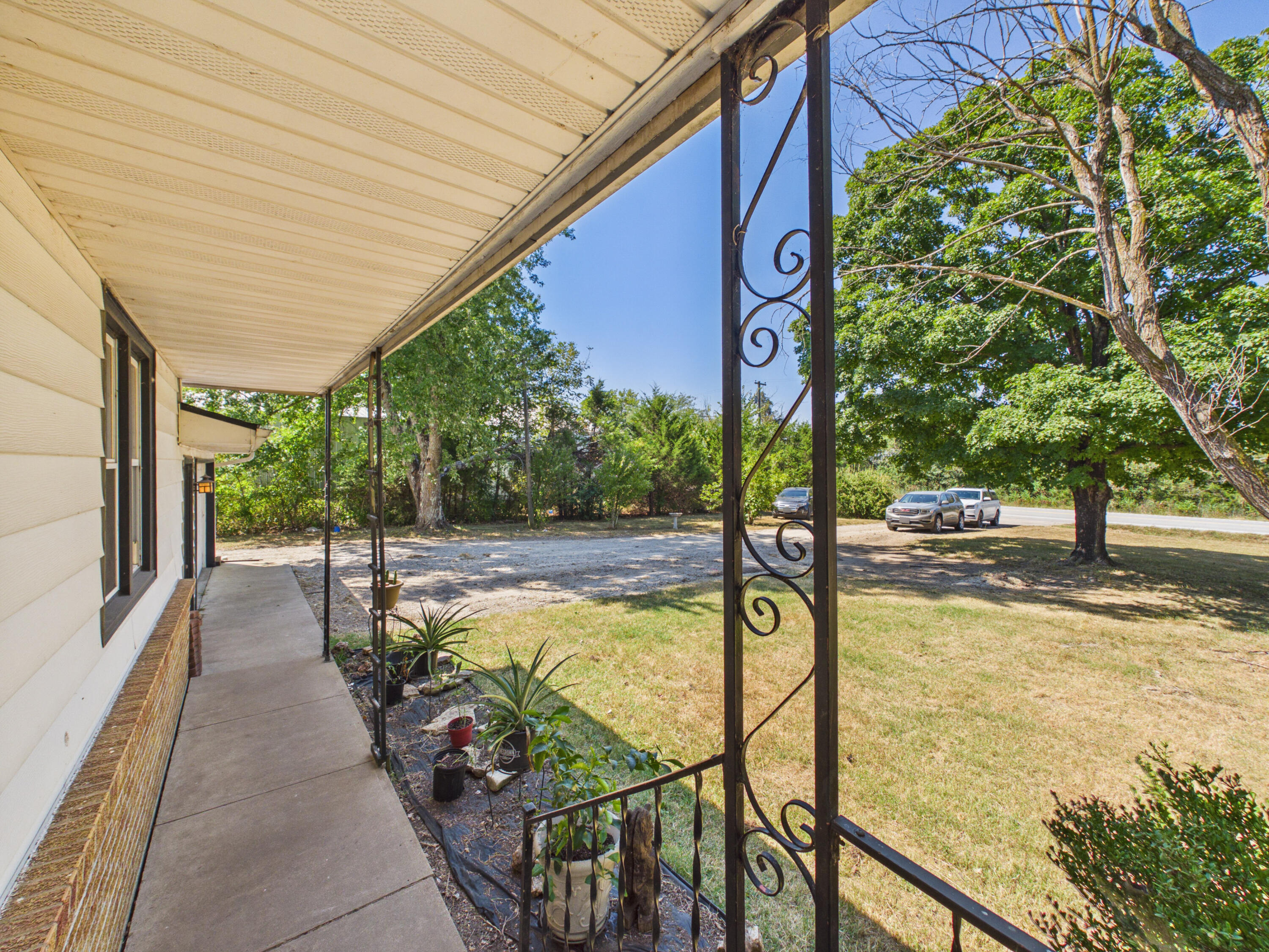 2412 Us Highway 65 Property Photo 8