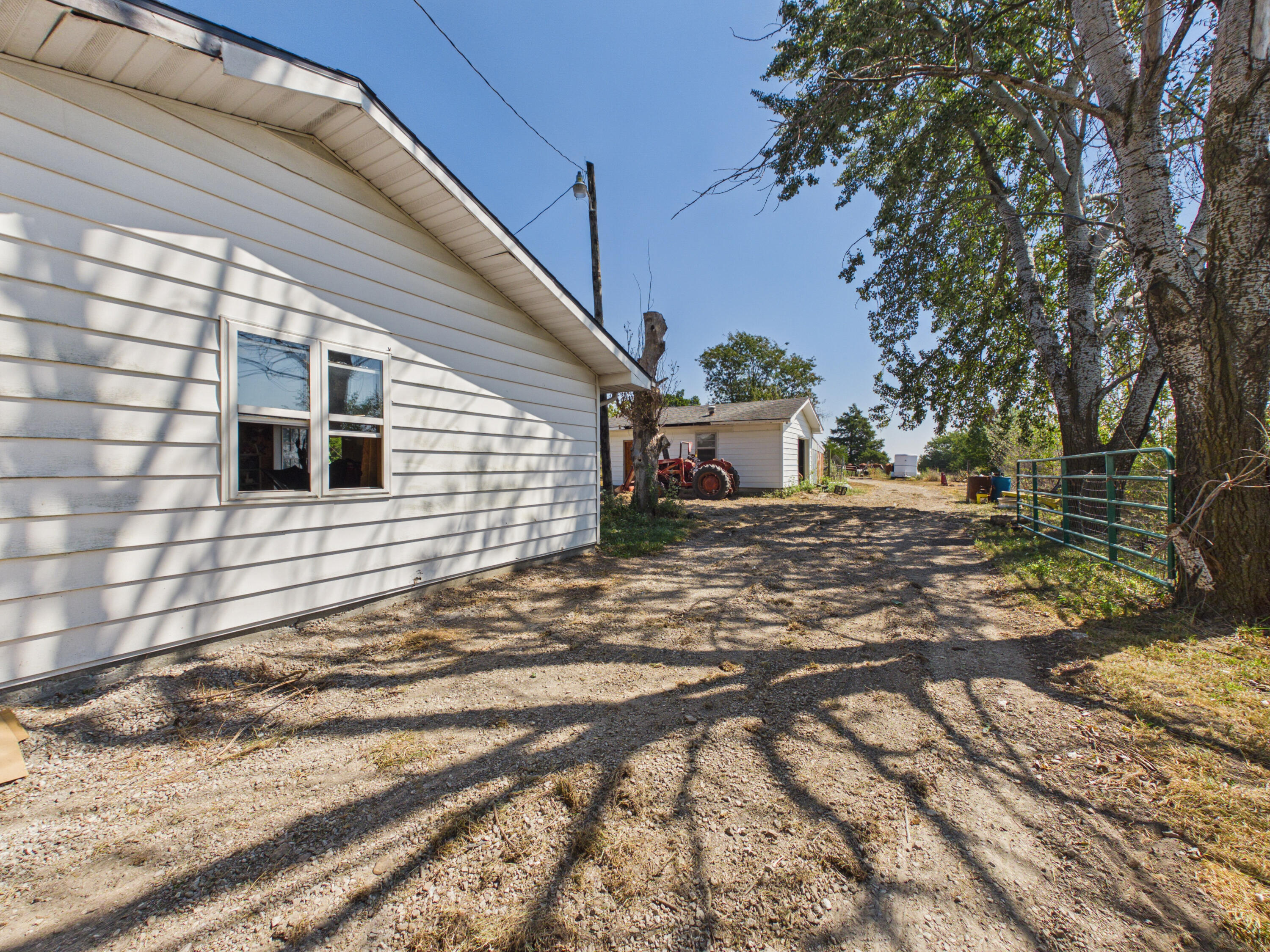 2412 Us Highway 65 Property Photo 9