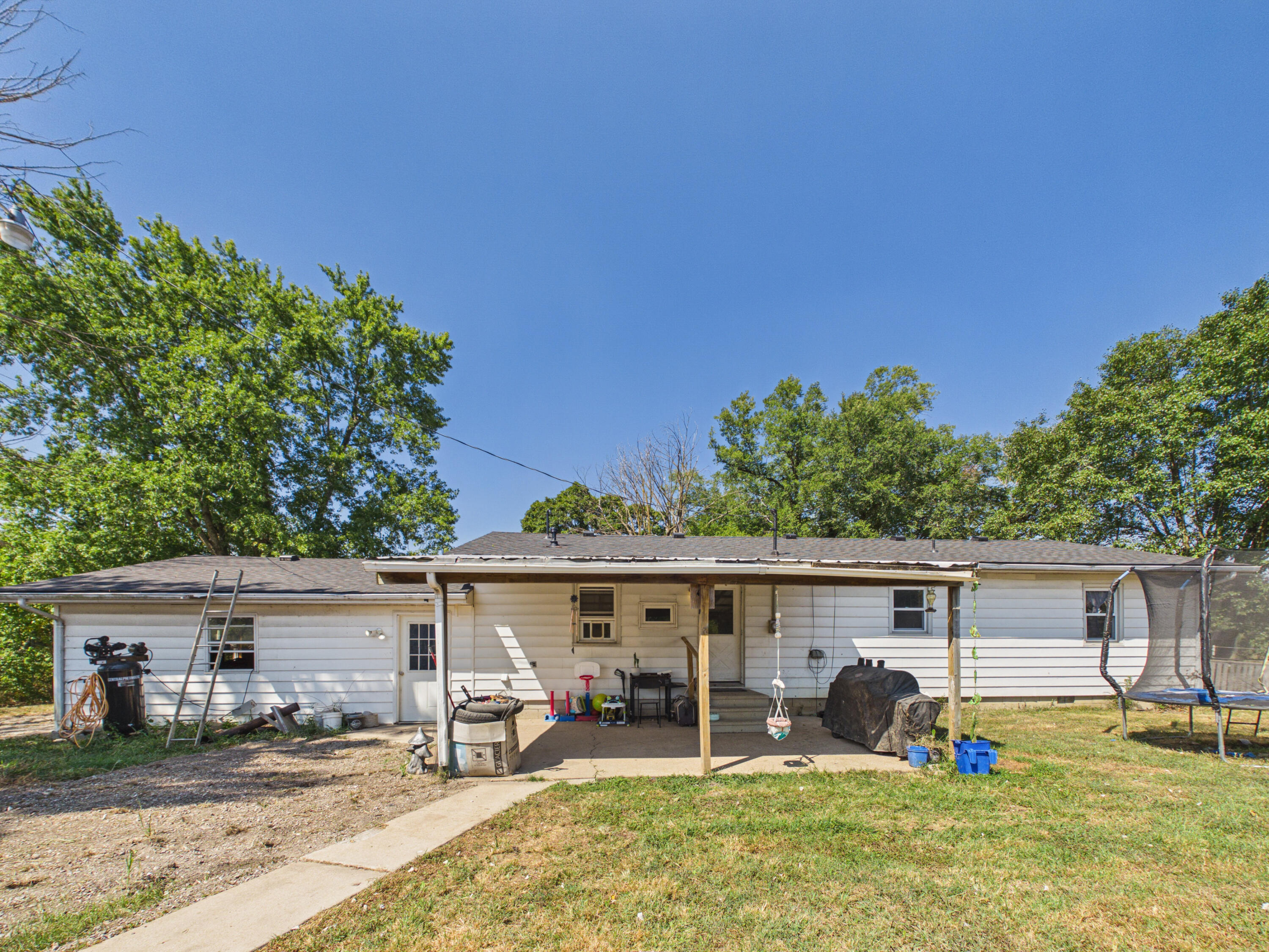 2412 Us Highway 65 Property Photo 10