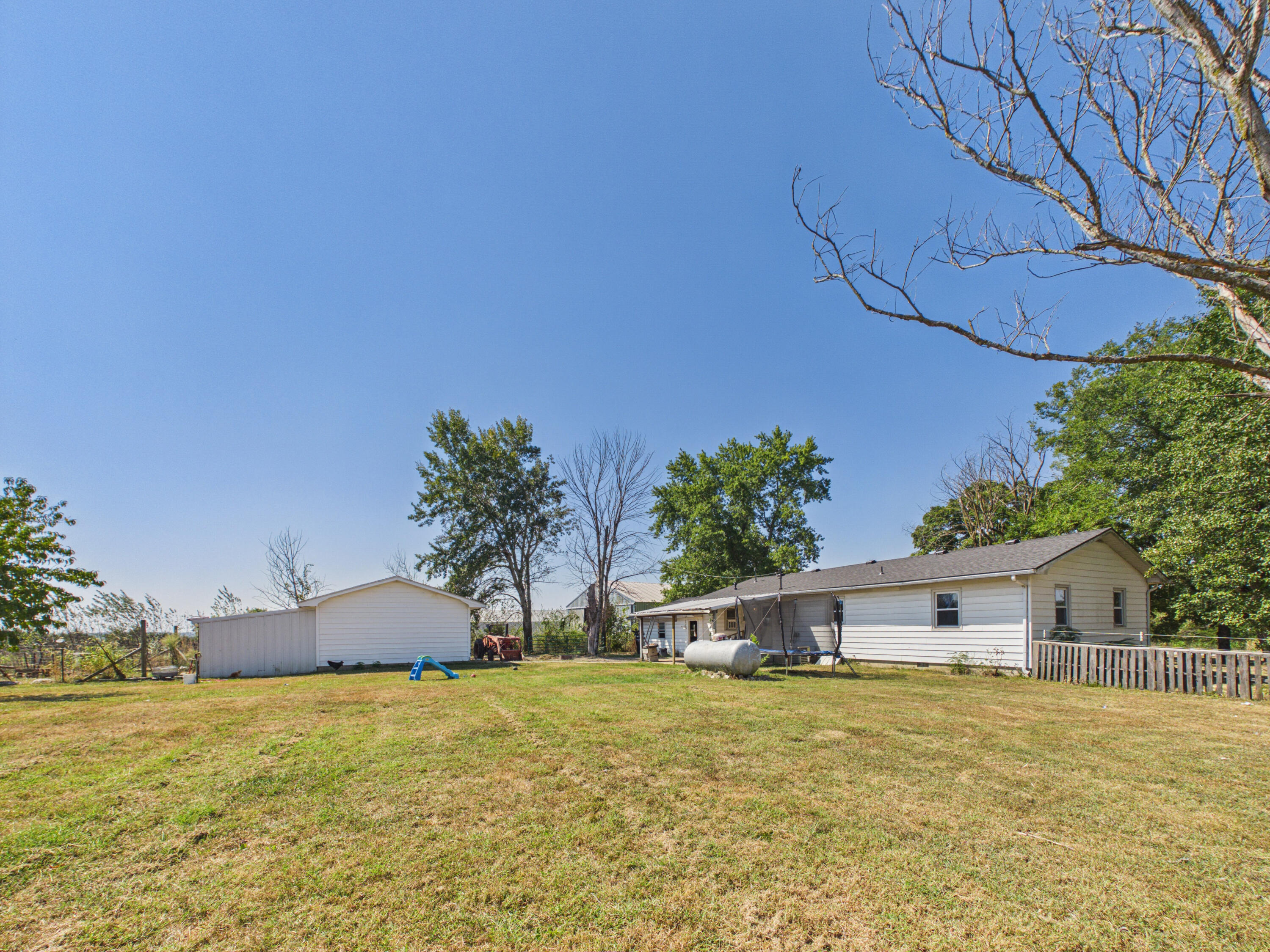 2412 Us Highway 65 Property Photo 13