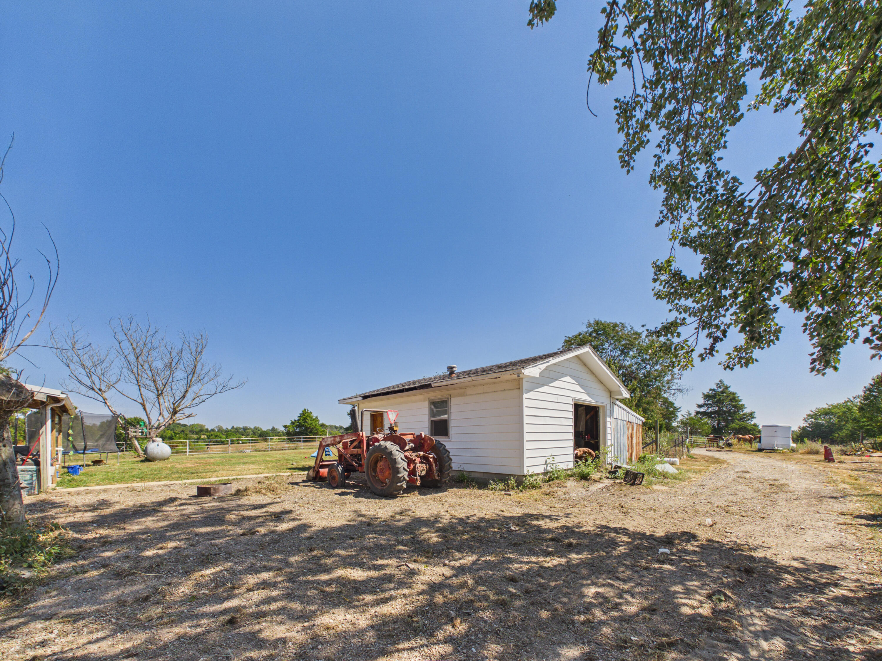 2412 Us Highway 65 Property Photo 15