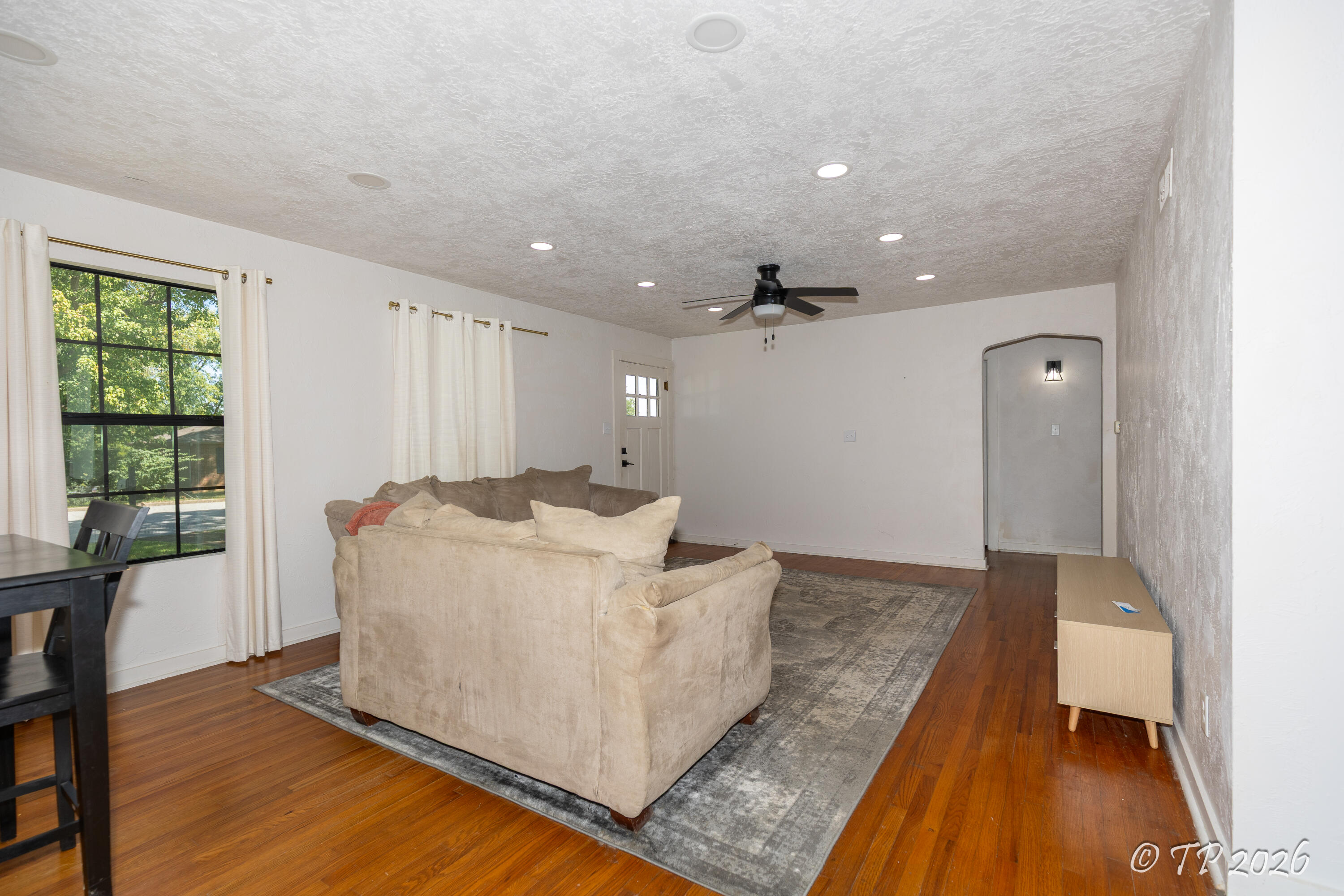 1058 West 3rd Street Property Photo 4