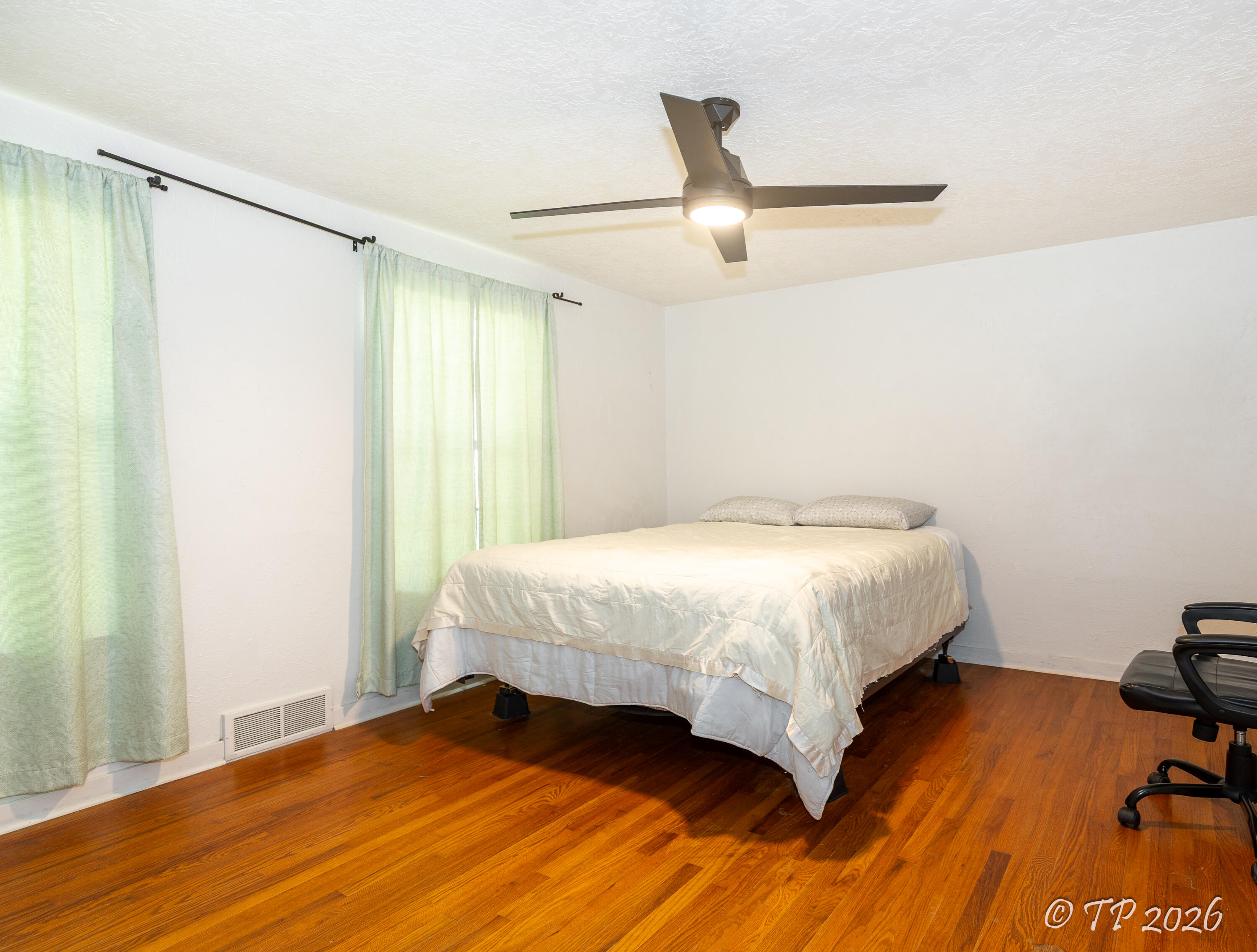 1058 West 3rd Street Property Photo 11