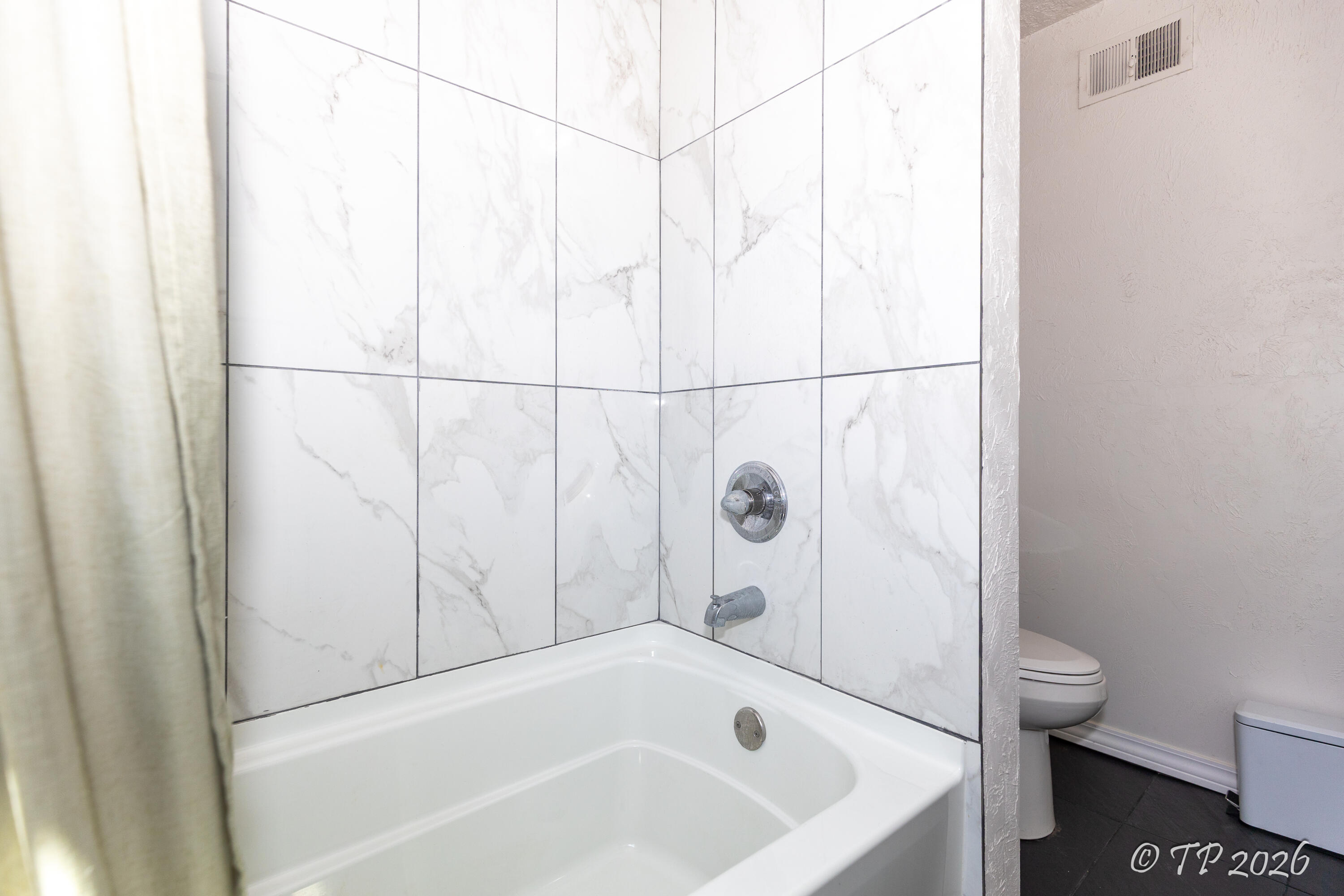 1058 West 3rd Street Property Photo 17