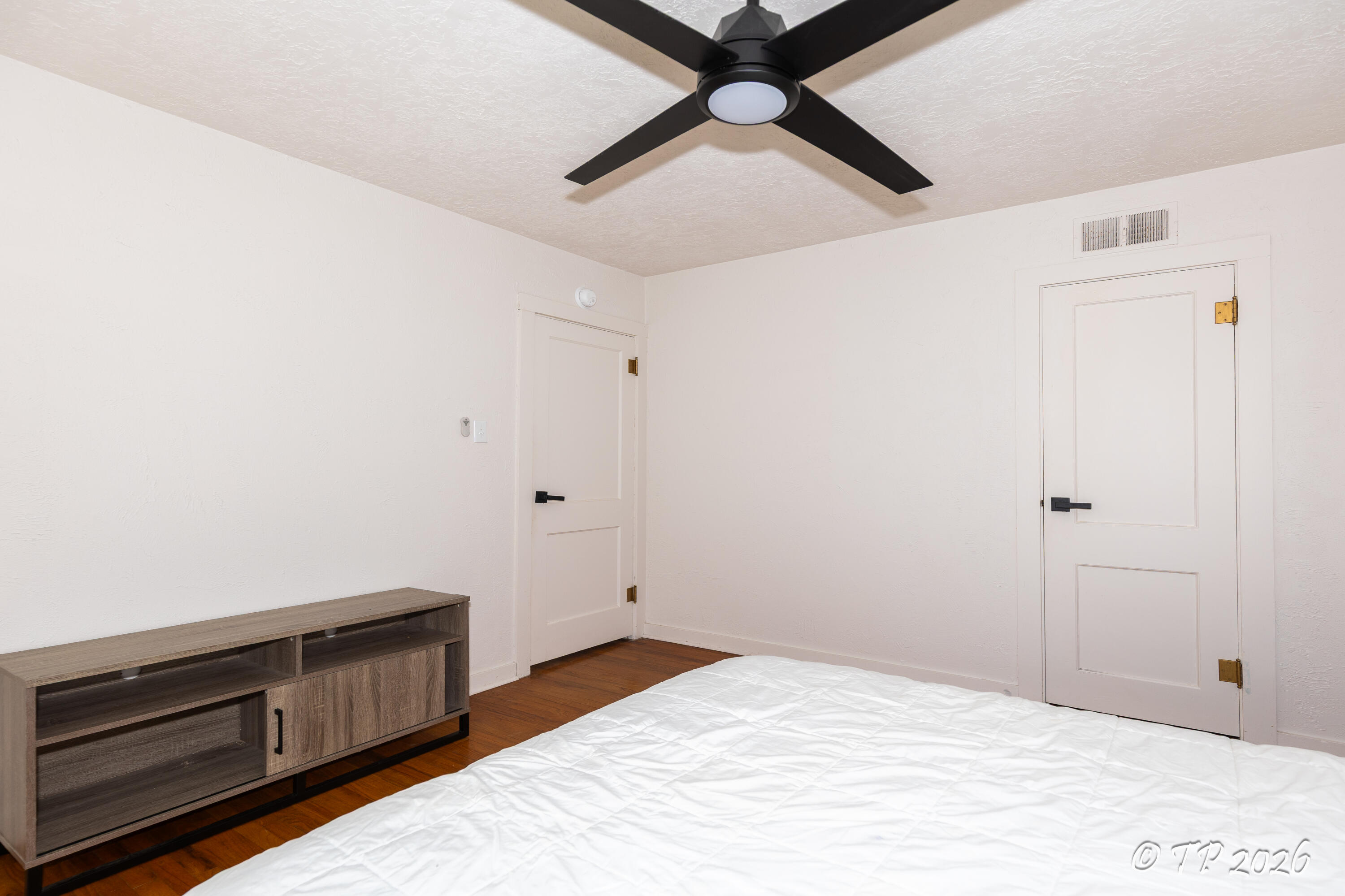 1058 West 3rd Street Property Photo 19