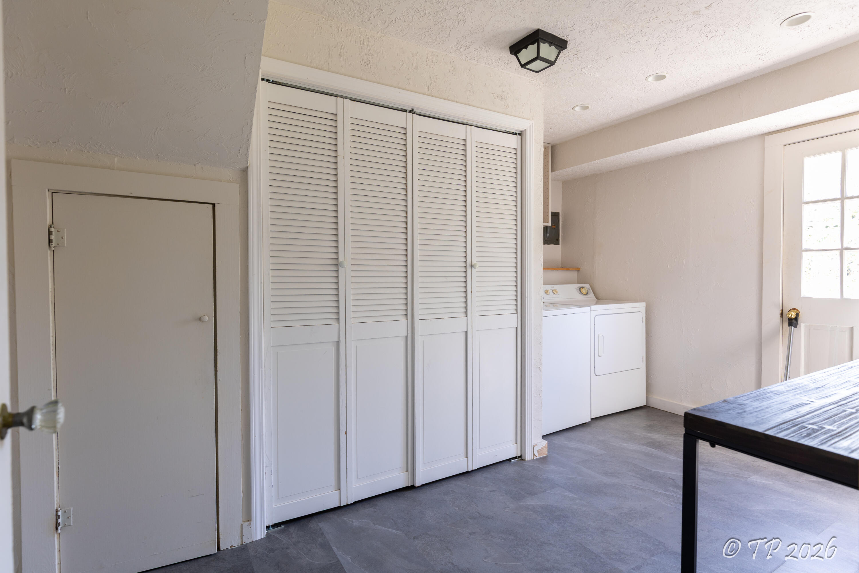 1058 West 3rd Street Property Photo 27