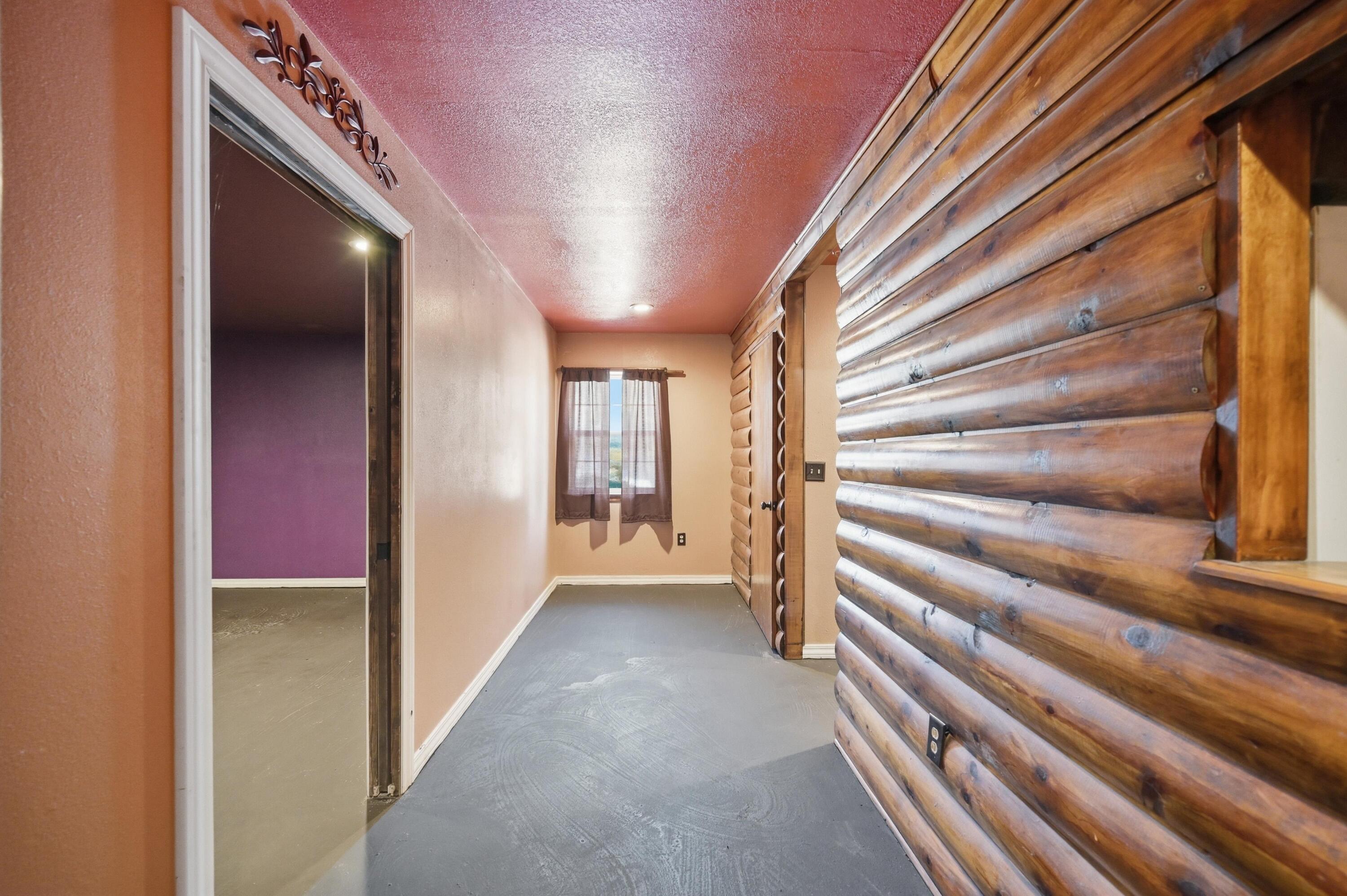 212 East Washington Avenue Property Photo 16