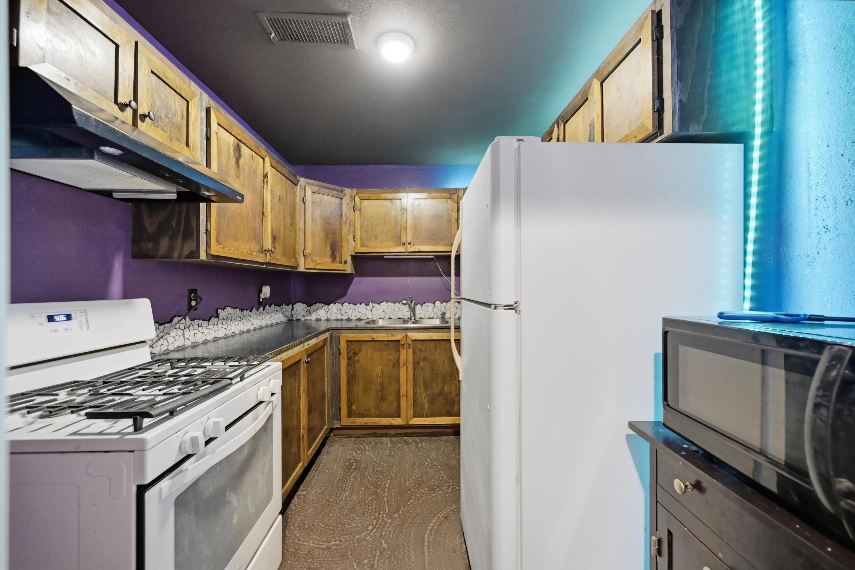 212 East Washington Avenue Property Photo 20