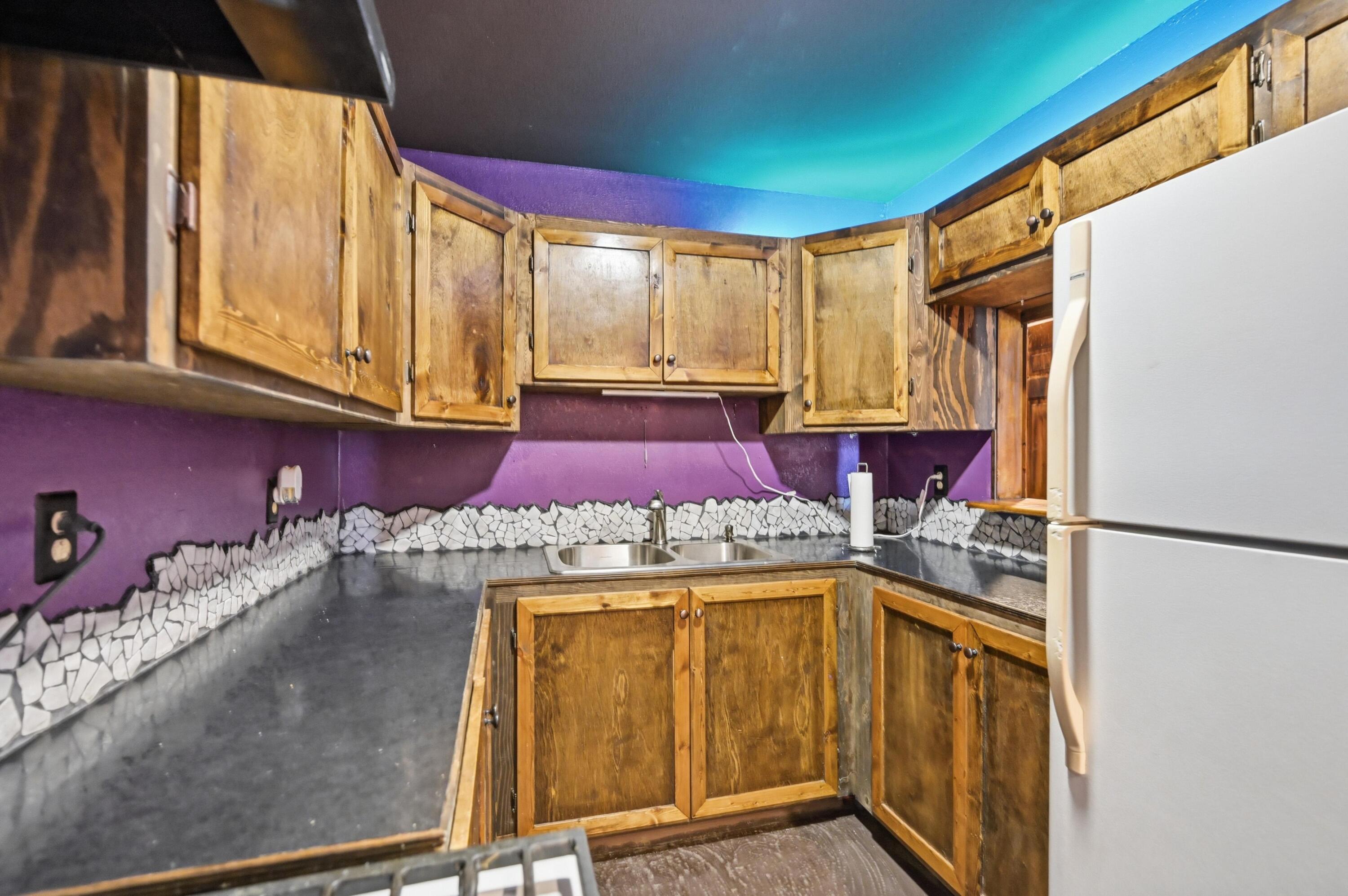 212 East Washington Avenue Property Photo 21