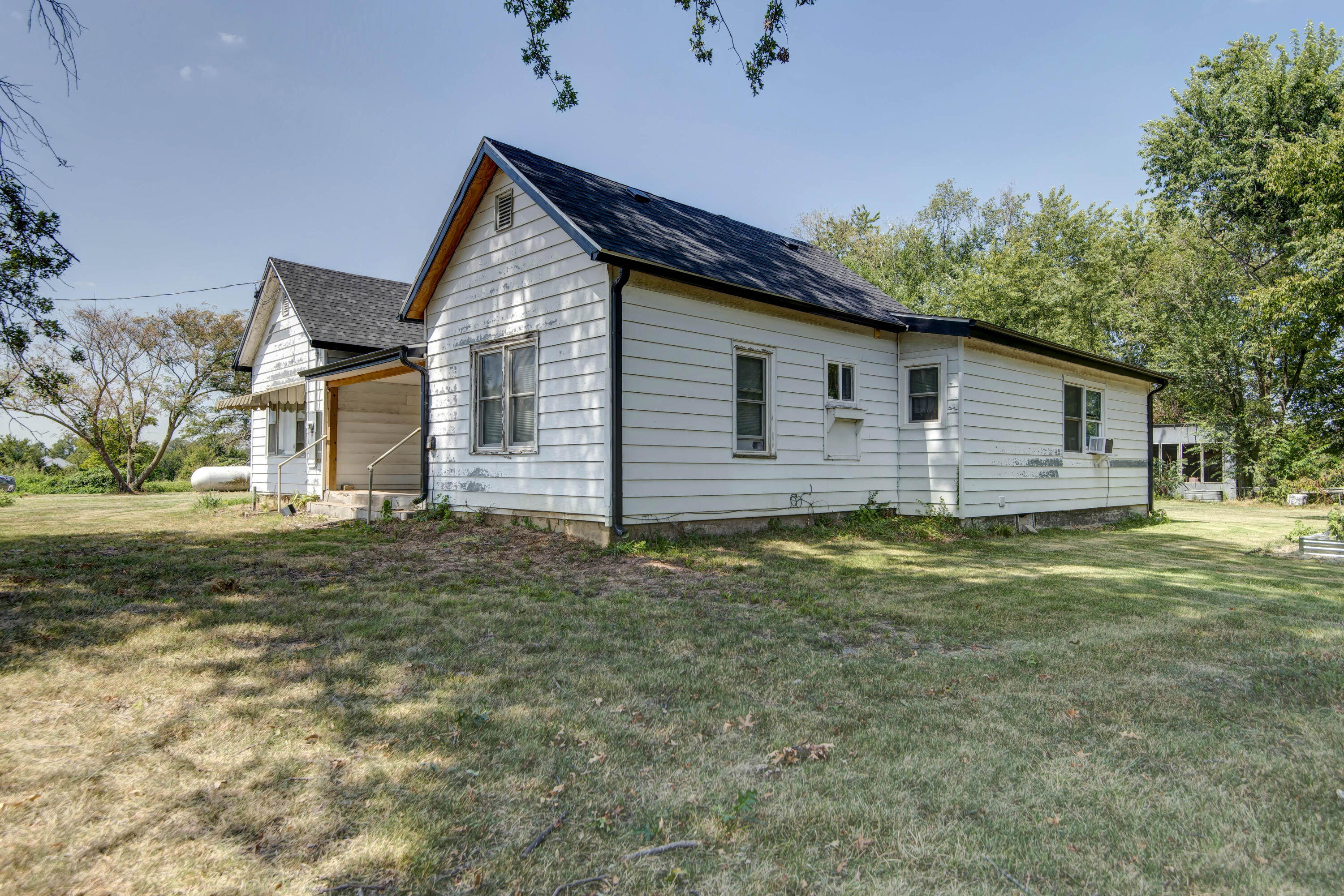 7781 West State Highway 266 Property Photo 1