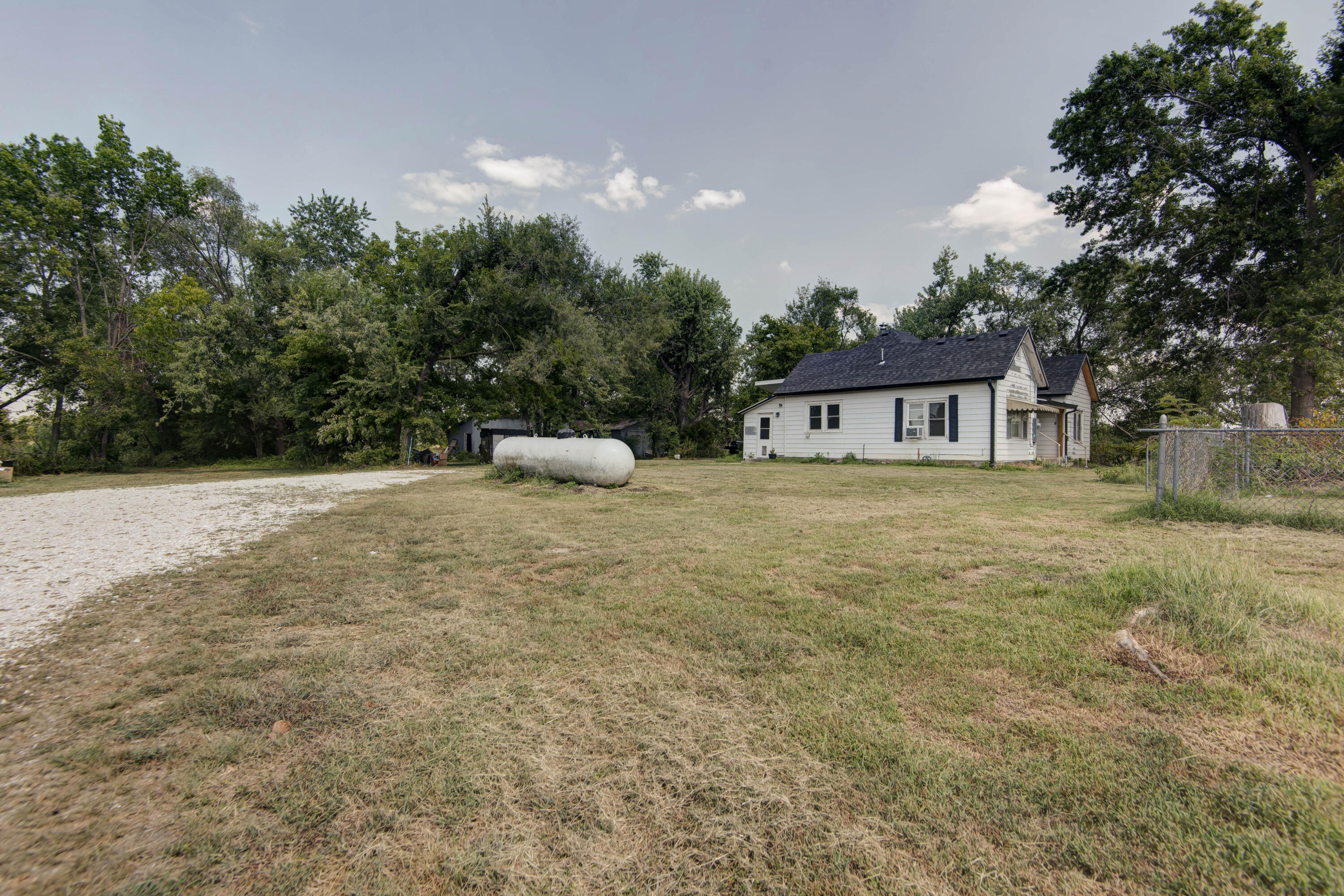 7781 West State Highway 266 Property Photo 2