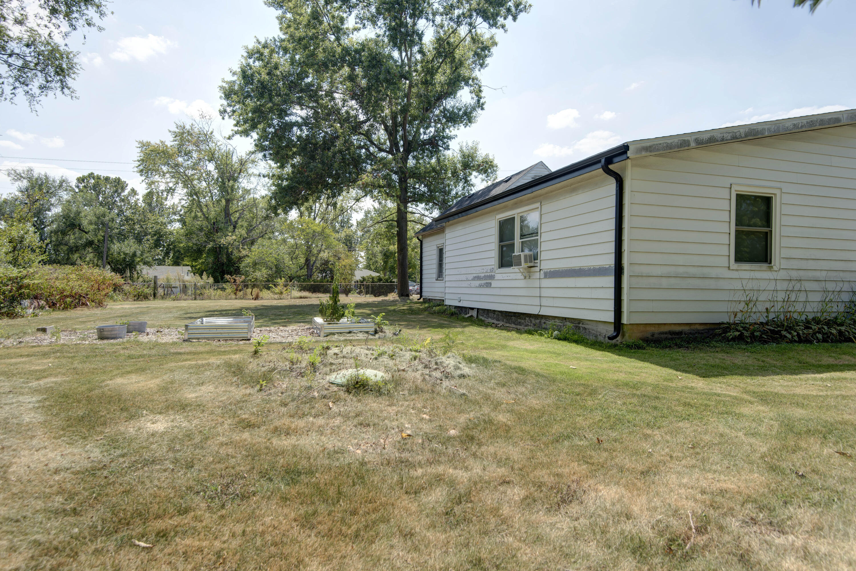 7781 West State Highway 266 Property Photo 6