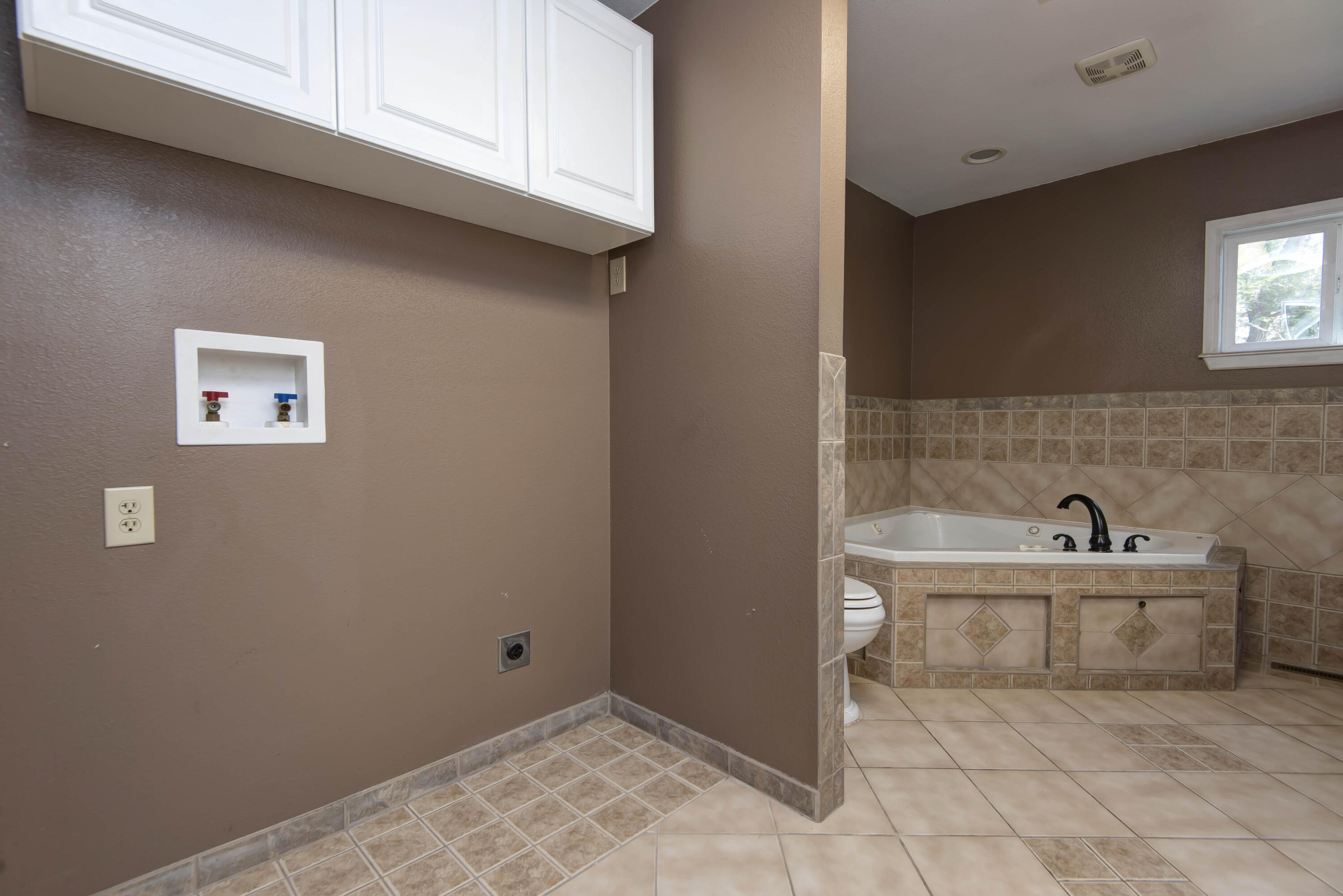 7781 West State Highway 266 Property Photo 14
