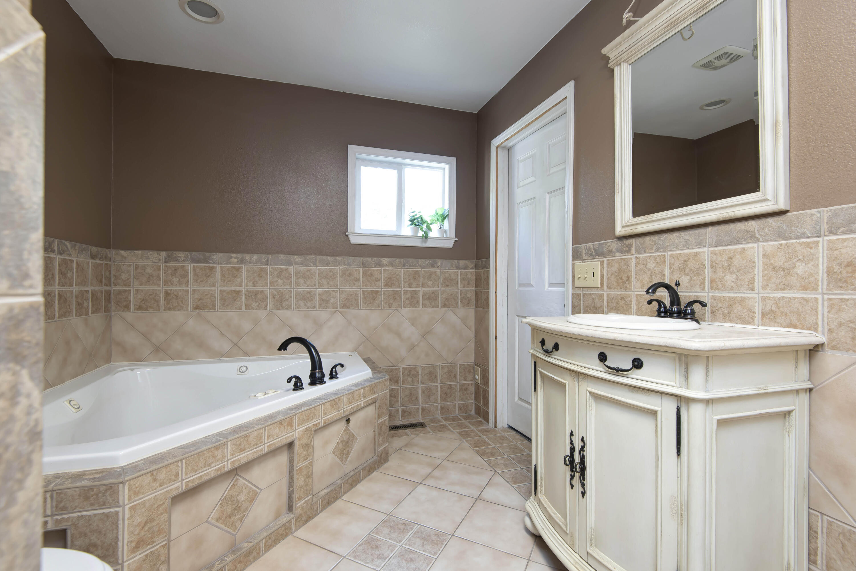 7781 West State Highway 266 Property Photo 15