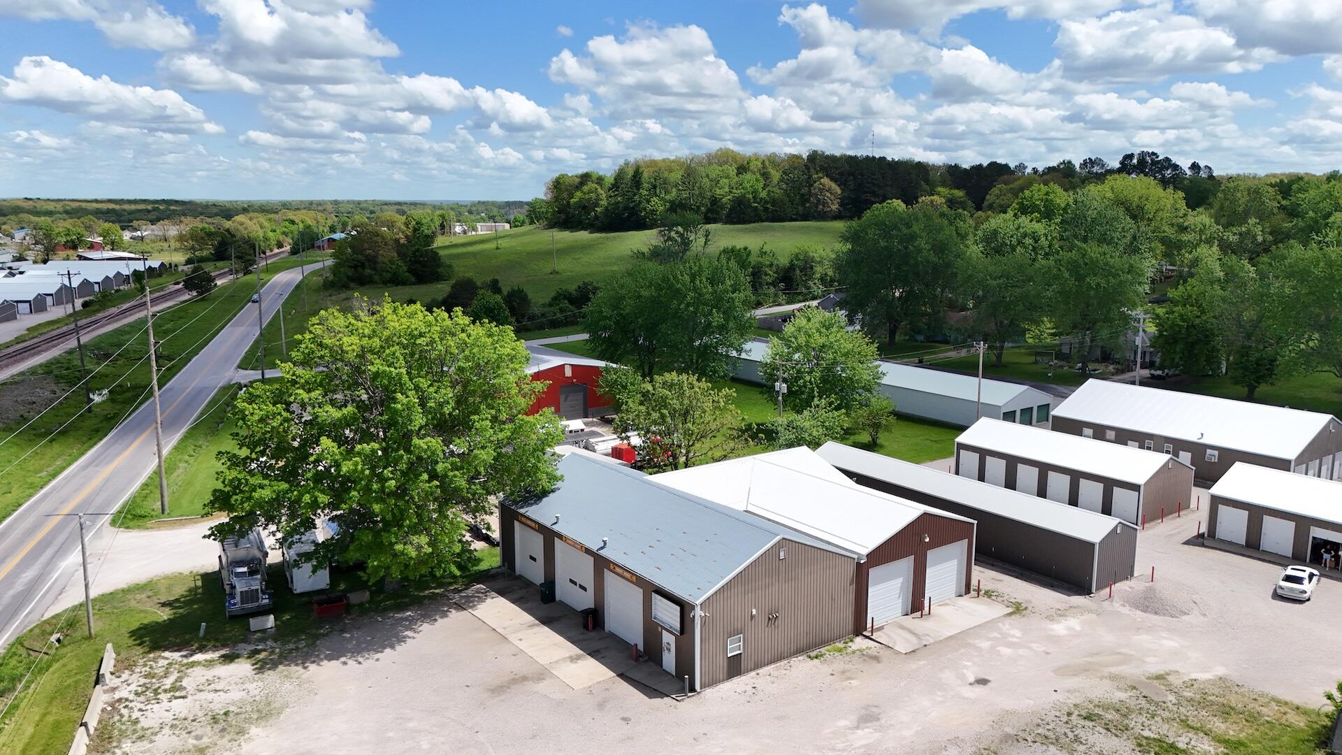 828 Commercial Street Property Photo 3