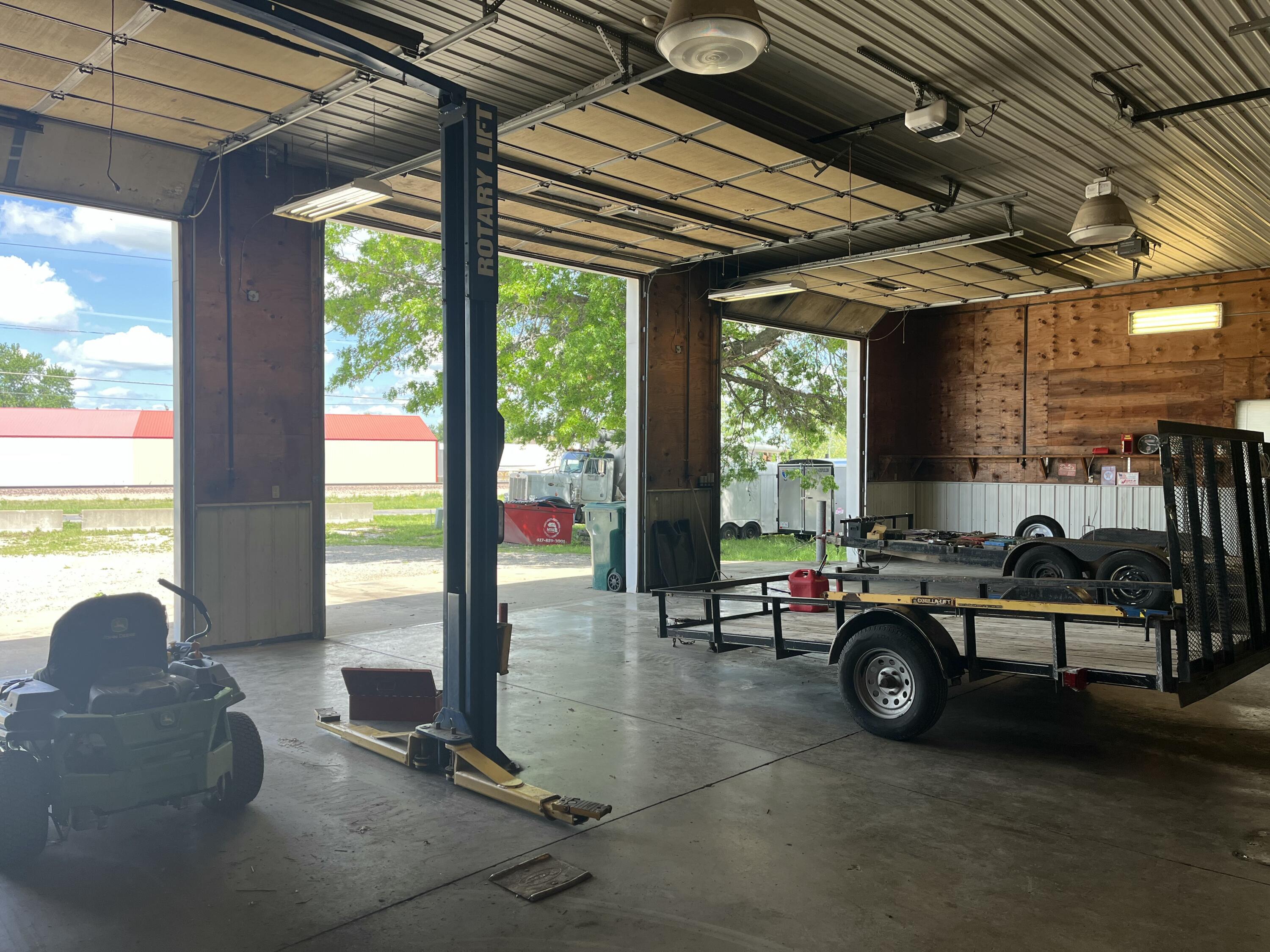 828 Commercial Street Property Photo 9