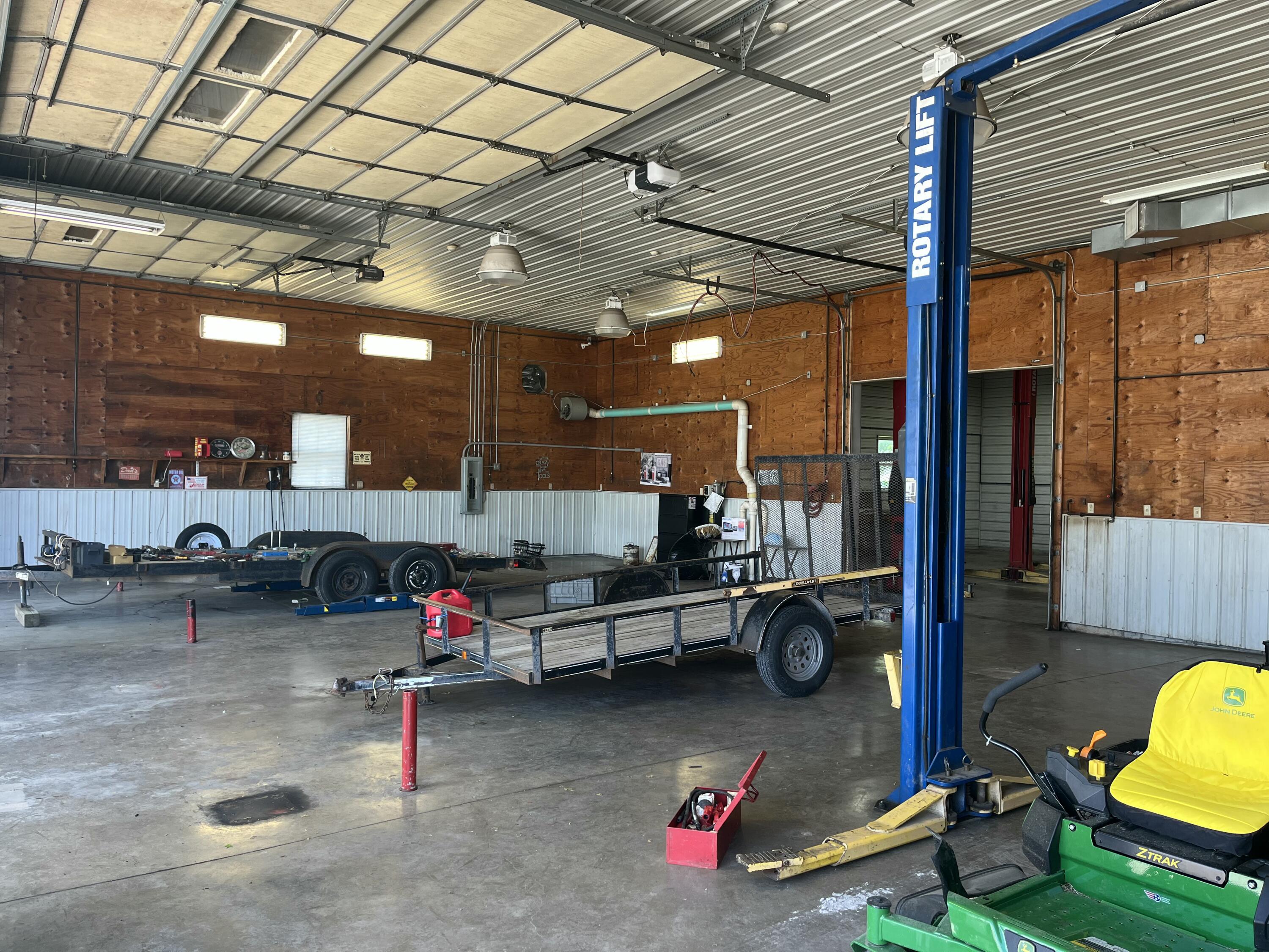 828 Commercial Street Property Photo 11