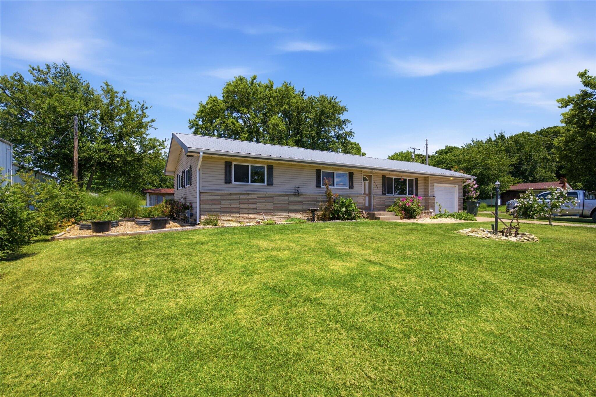 1225 East Church Street Property Photo 2