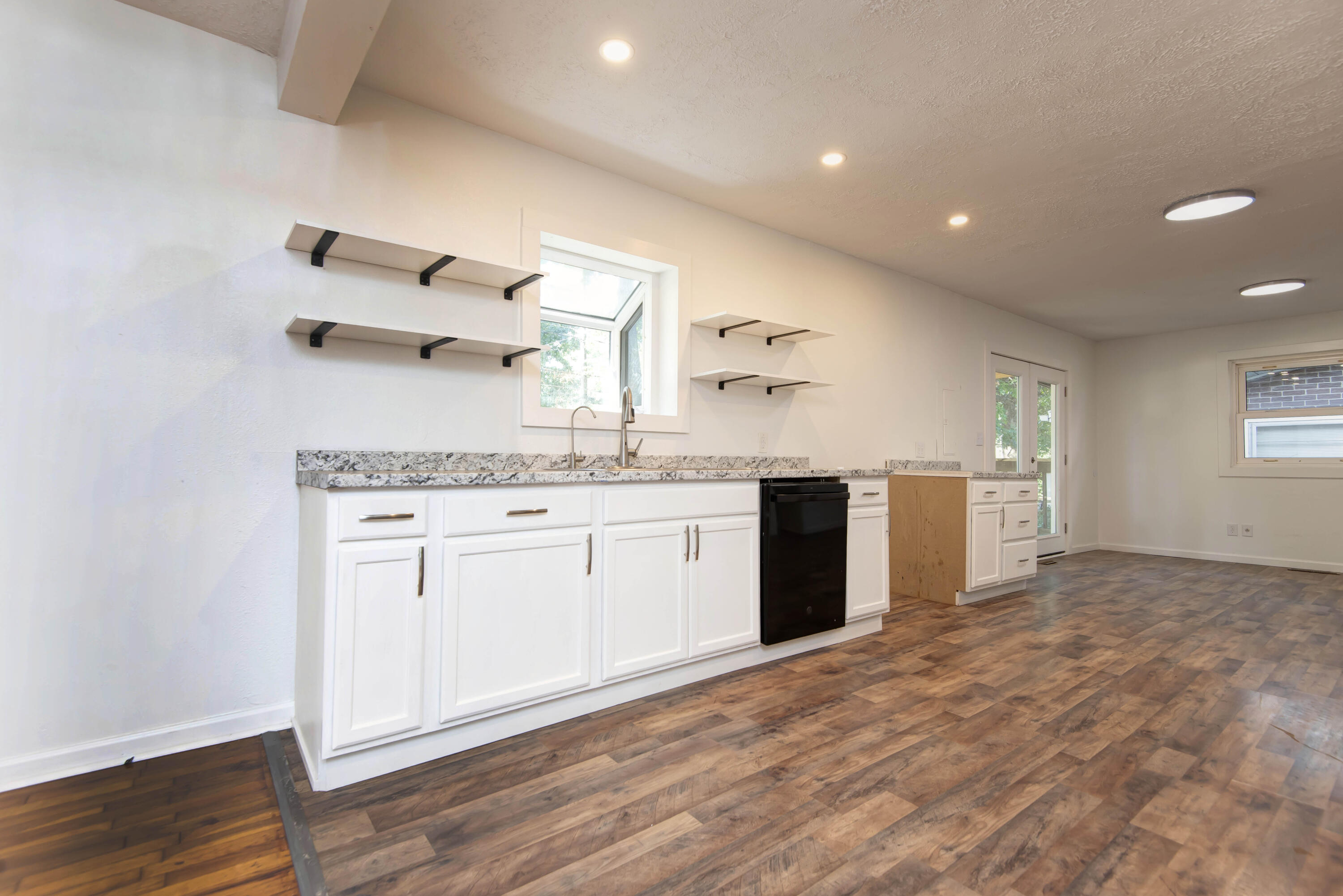 1020 East Edgewood Street Property Photo 5