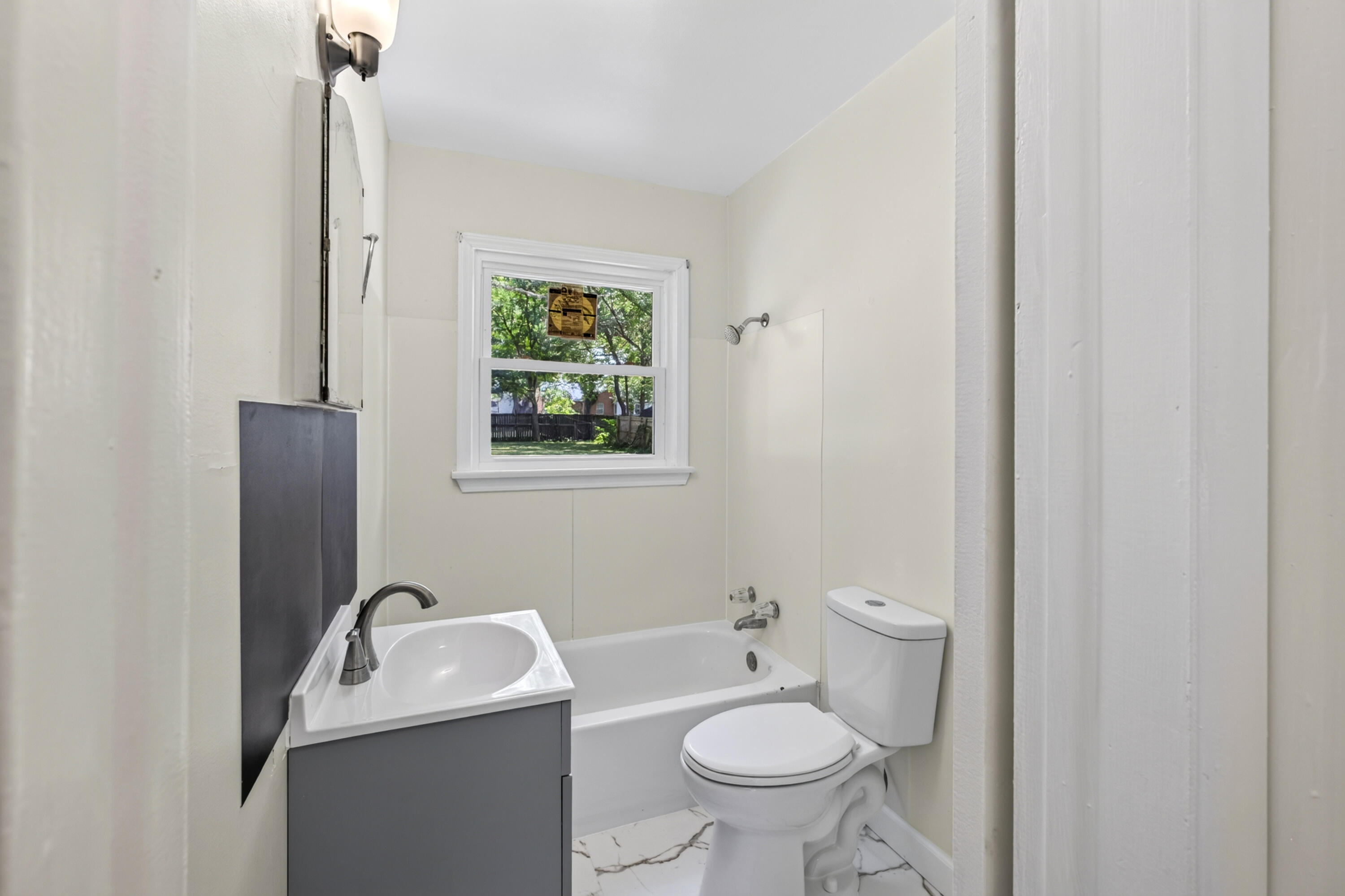 2120 North Fort Avenue Property Photo 14