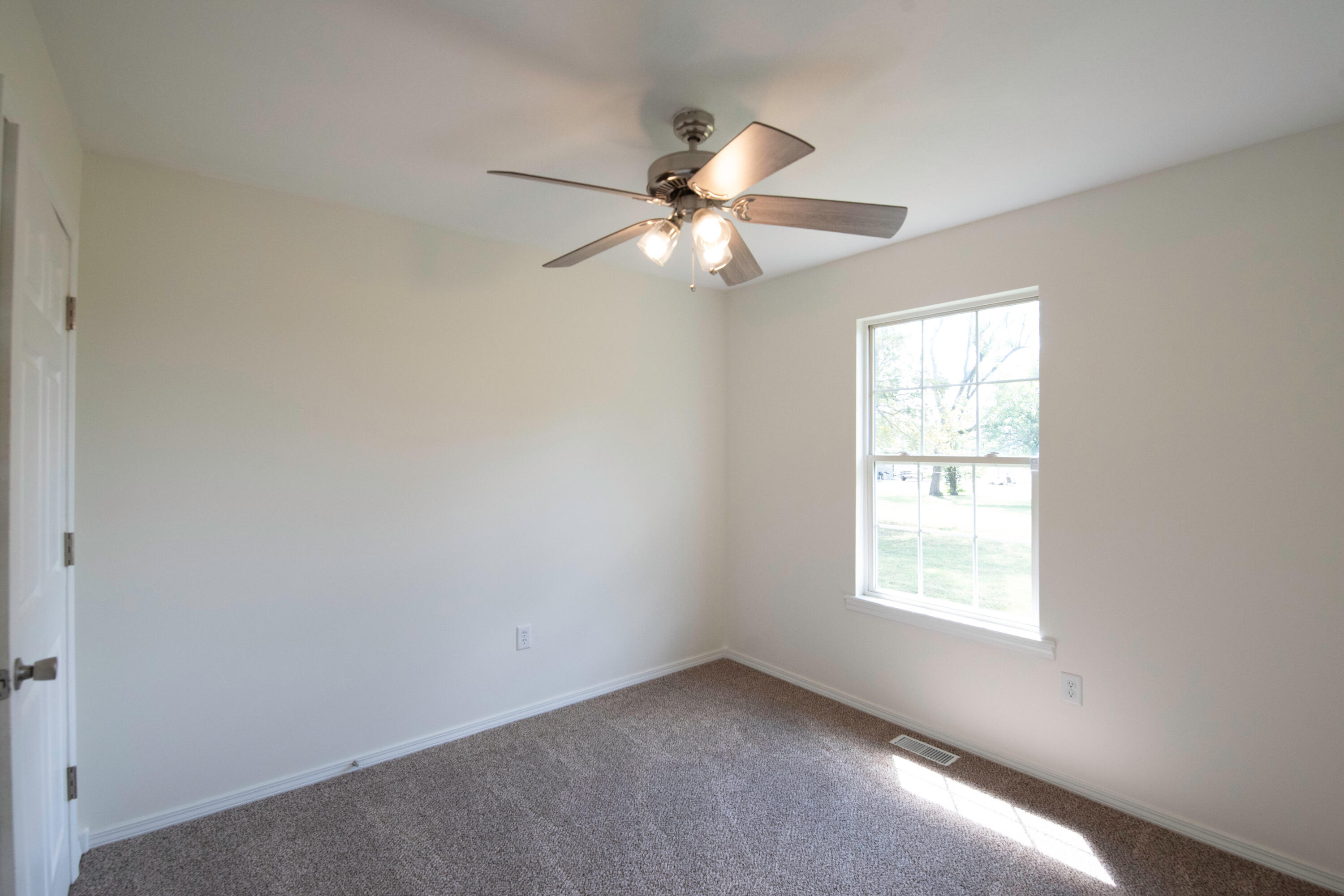 2916 West Chestnut Street Property Photo 6