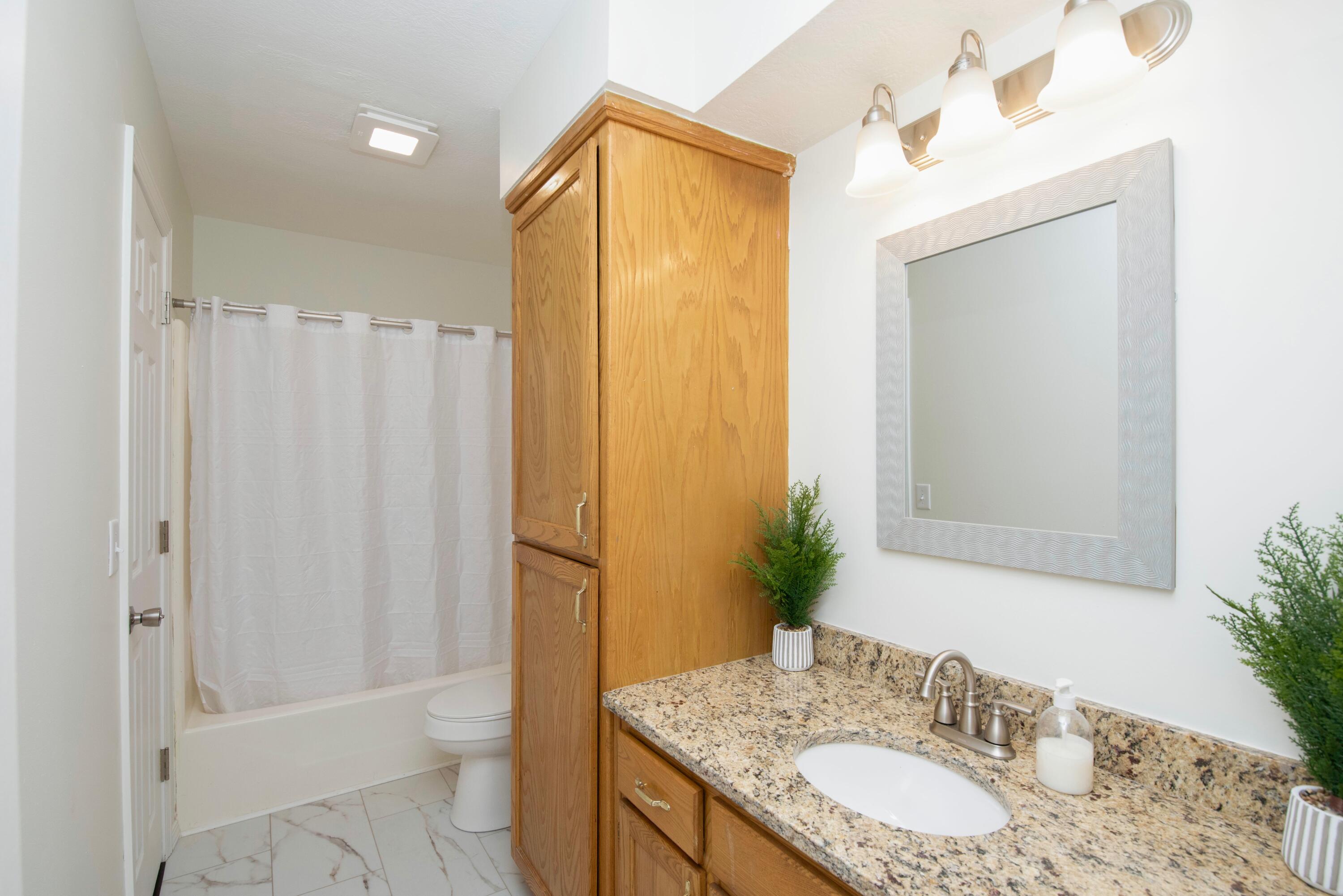2916 West Chestnut Street Property Photo 8