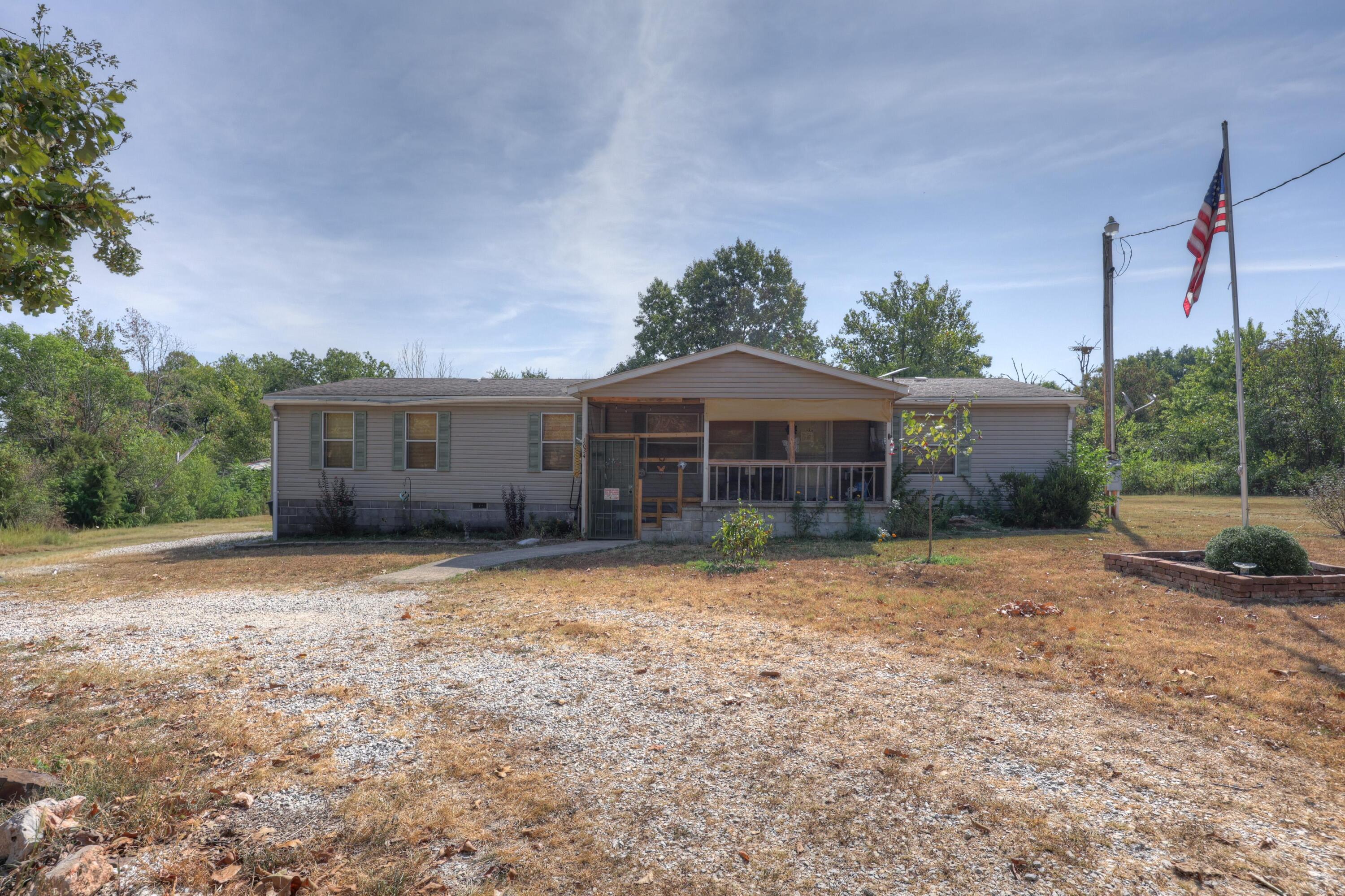 1634 Morrison Loop Property Photo 2