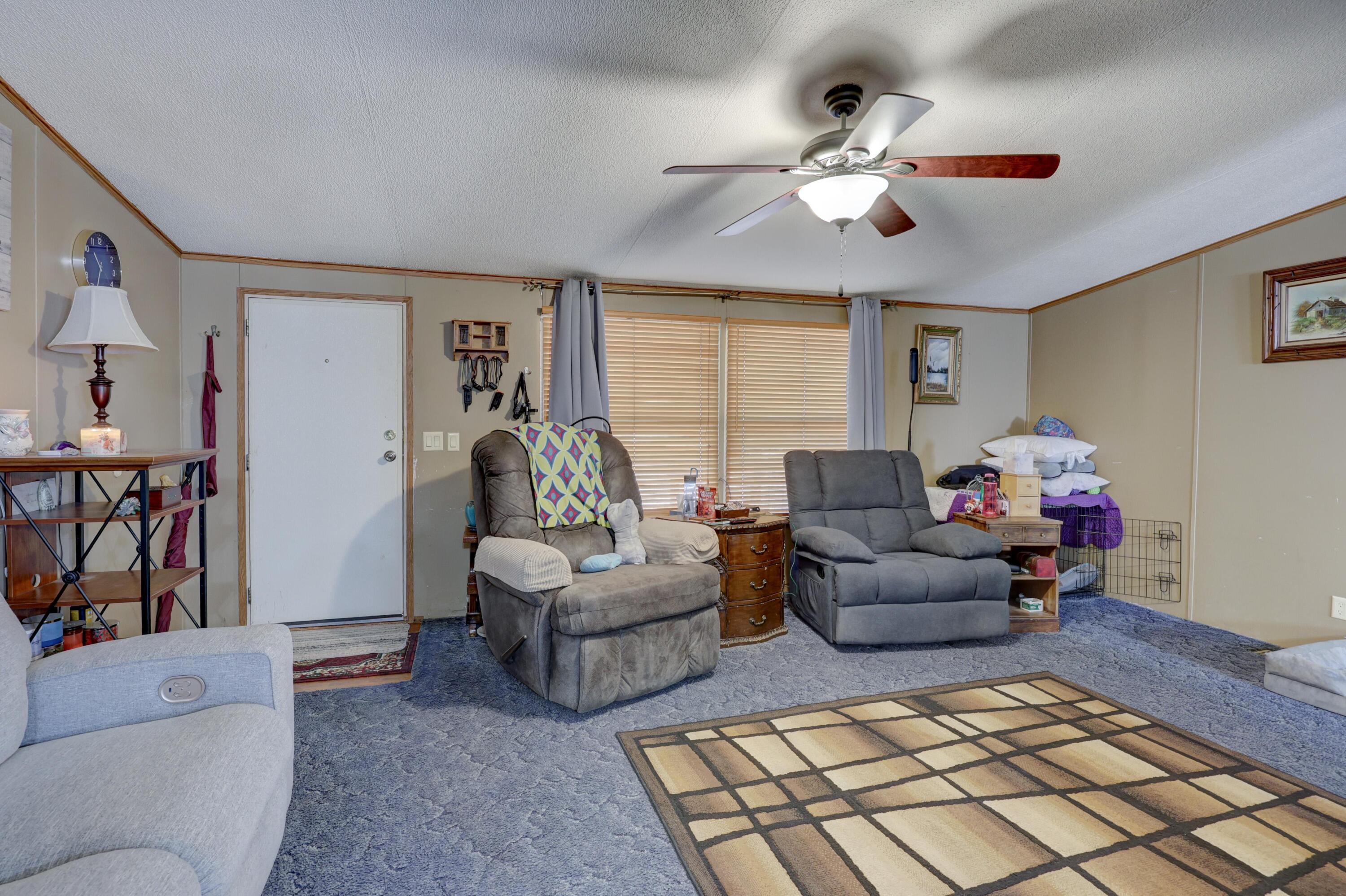 1634 Morrison Loop Property Photo 6