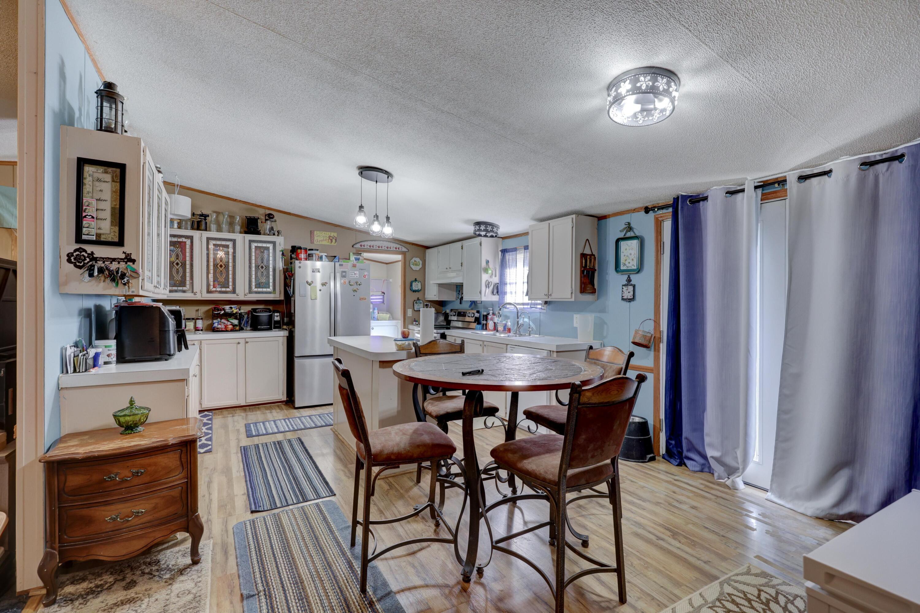 1634 Morrison Loop Property Photo 8