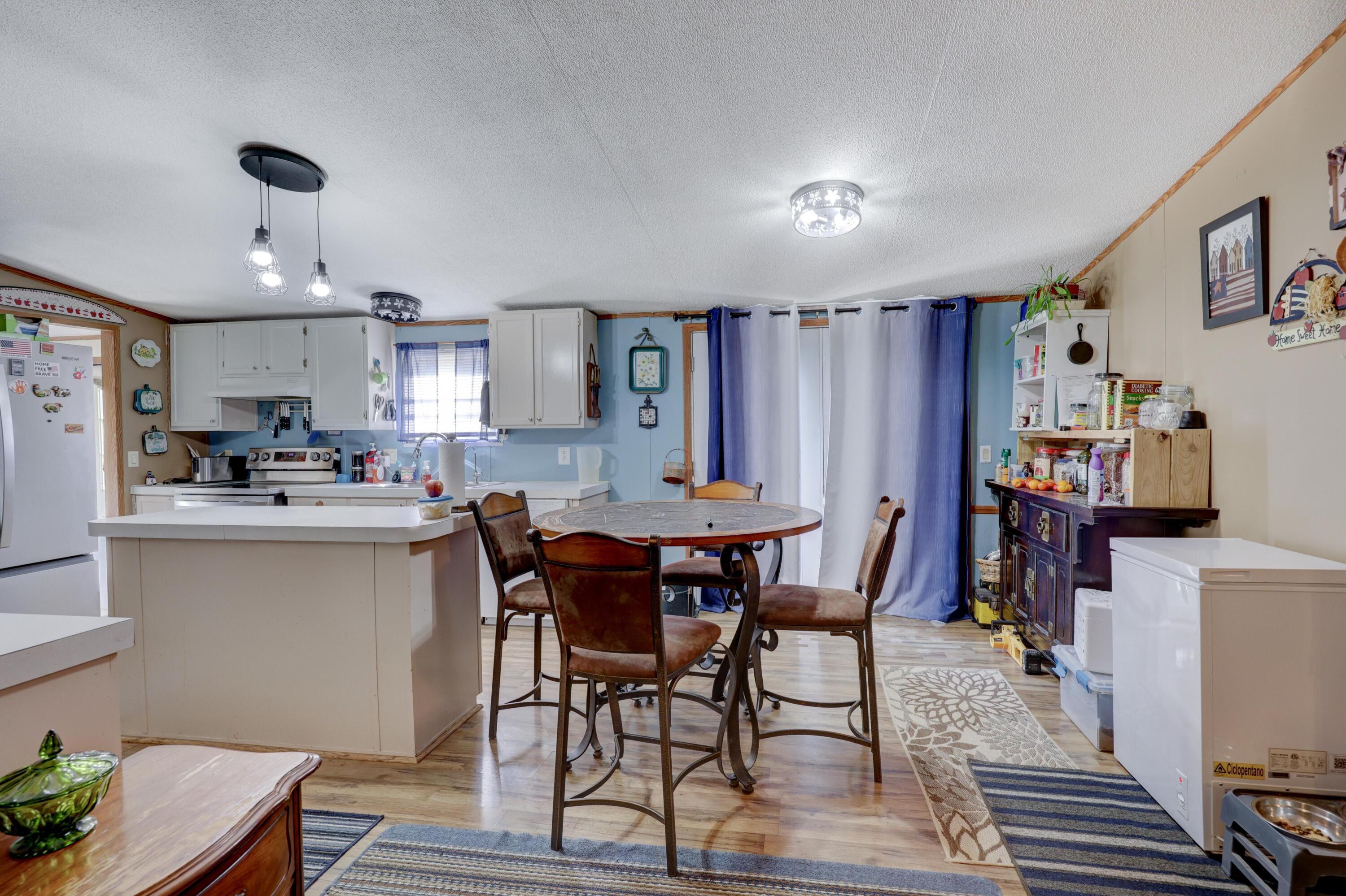1634 Morrison Loop Property Photo 9