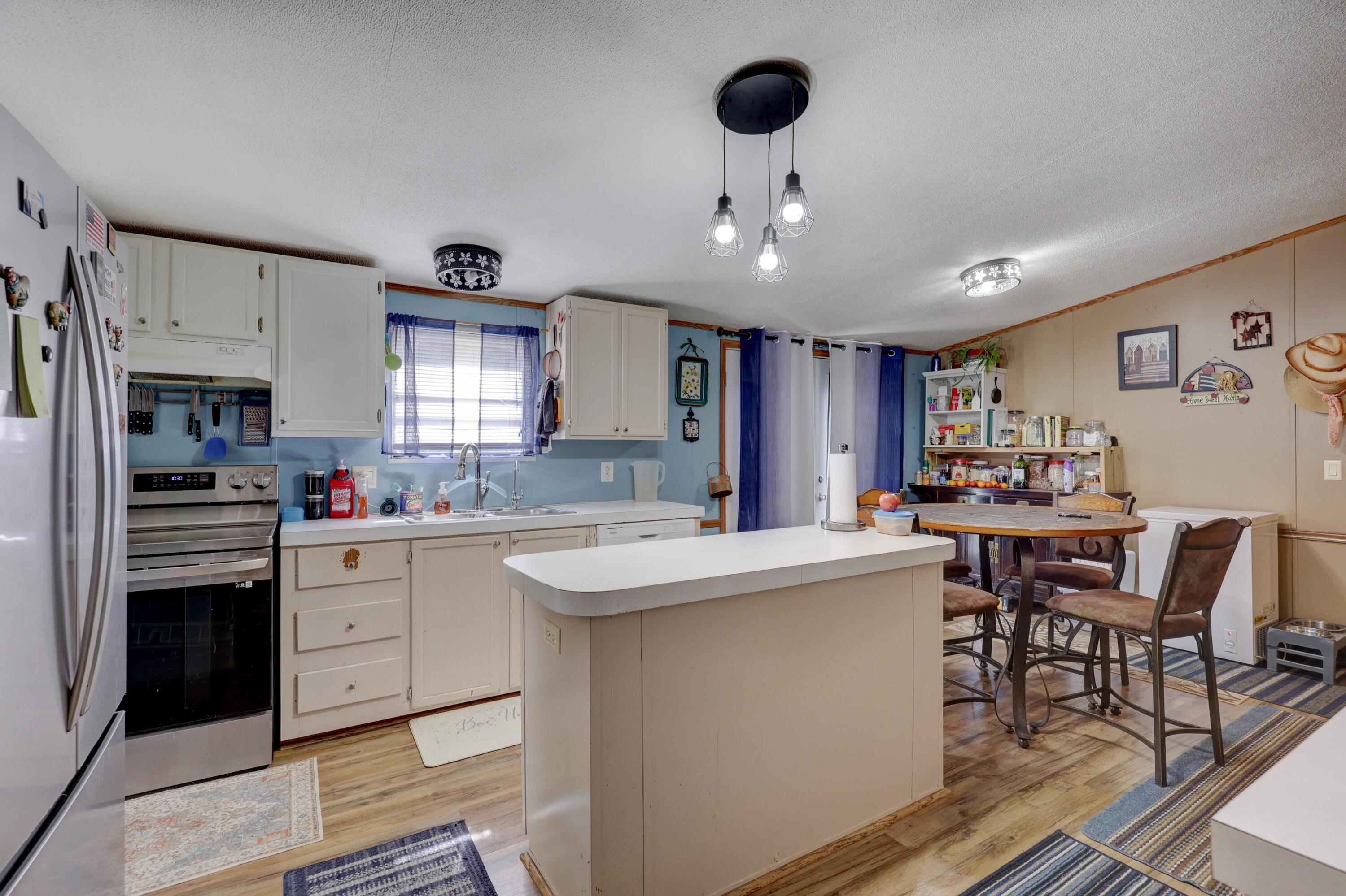 1634 Morrison Loop Property Photo 11